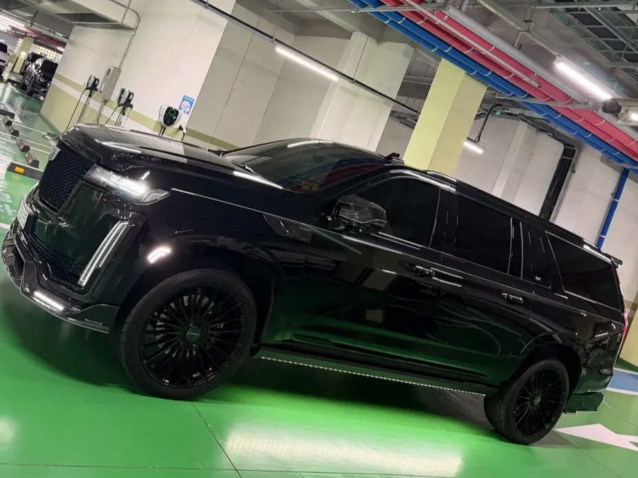 Cadillac 5 6.2 ESV 2021 2/5