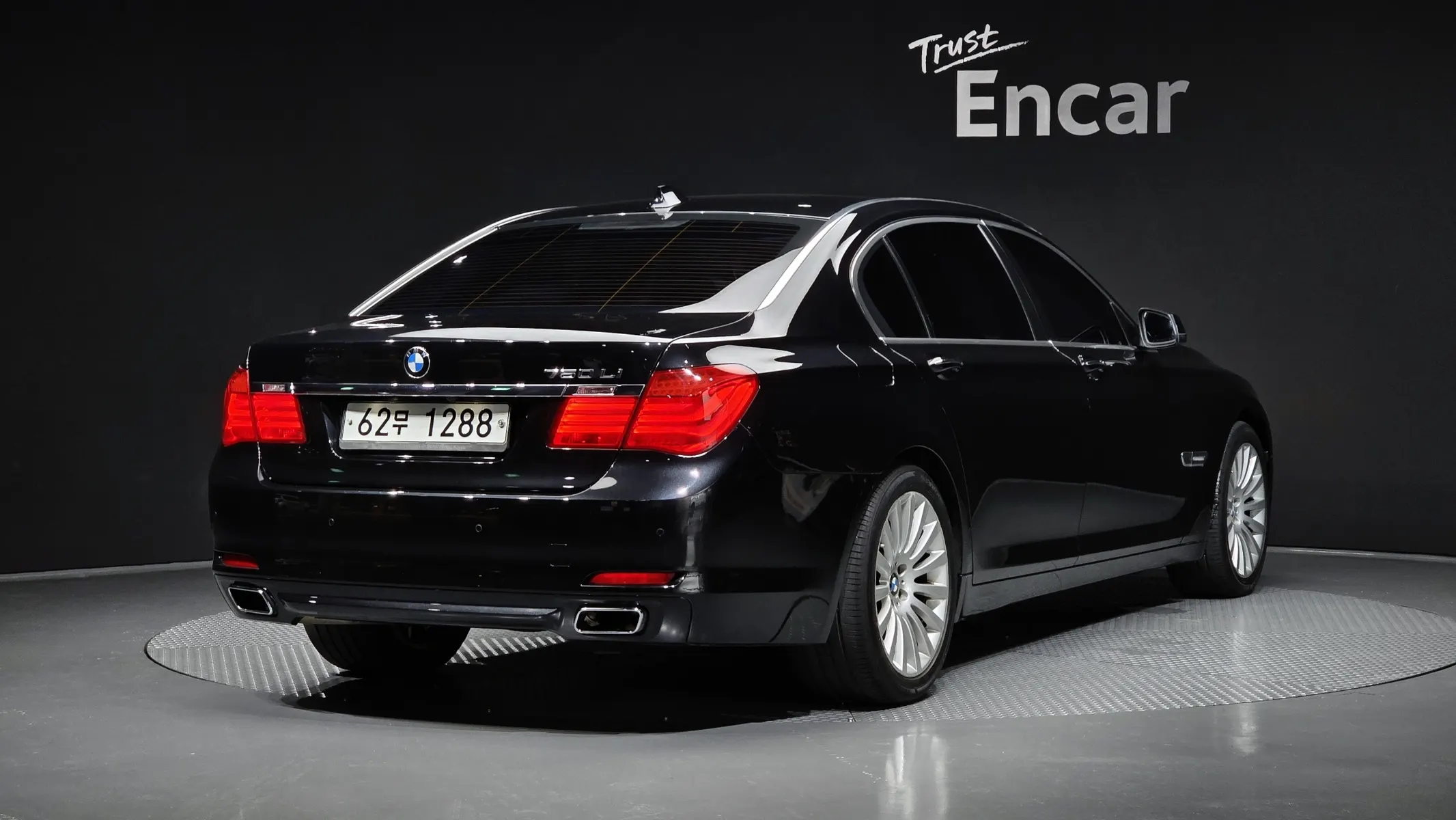 BMW 7 Series (F01) 750Li 2009 2/21