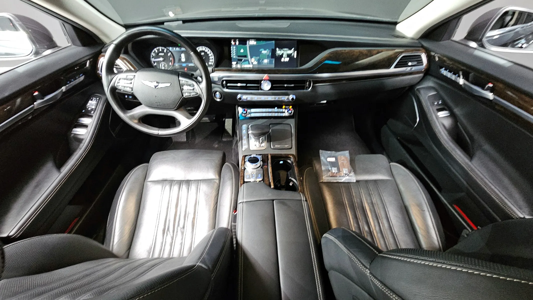Genesis G90 3.8 AWD 2019 4/5