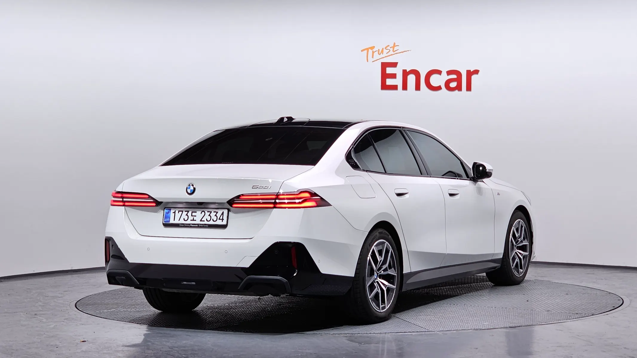 BMW 5 Series (G60) 520i M 2025 2/21