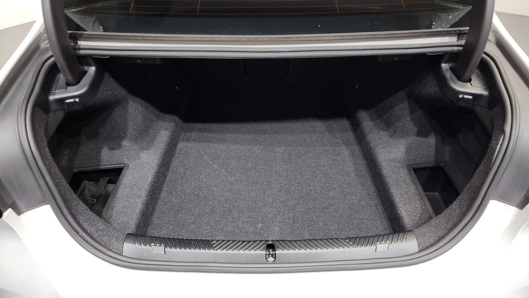 BMW 5 Series (G60) 520i 2023 20/21