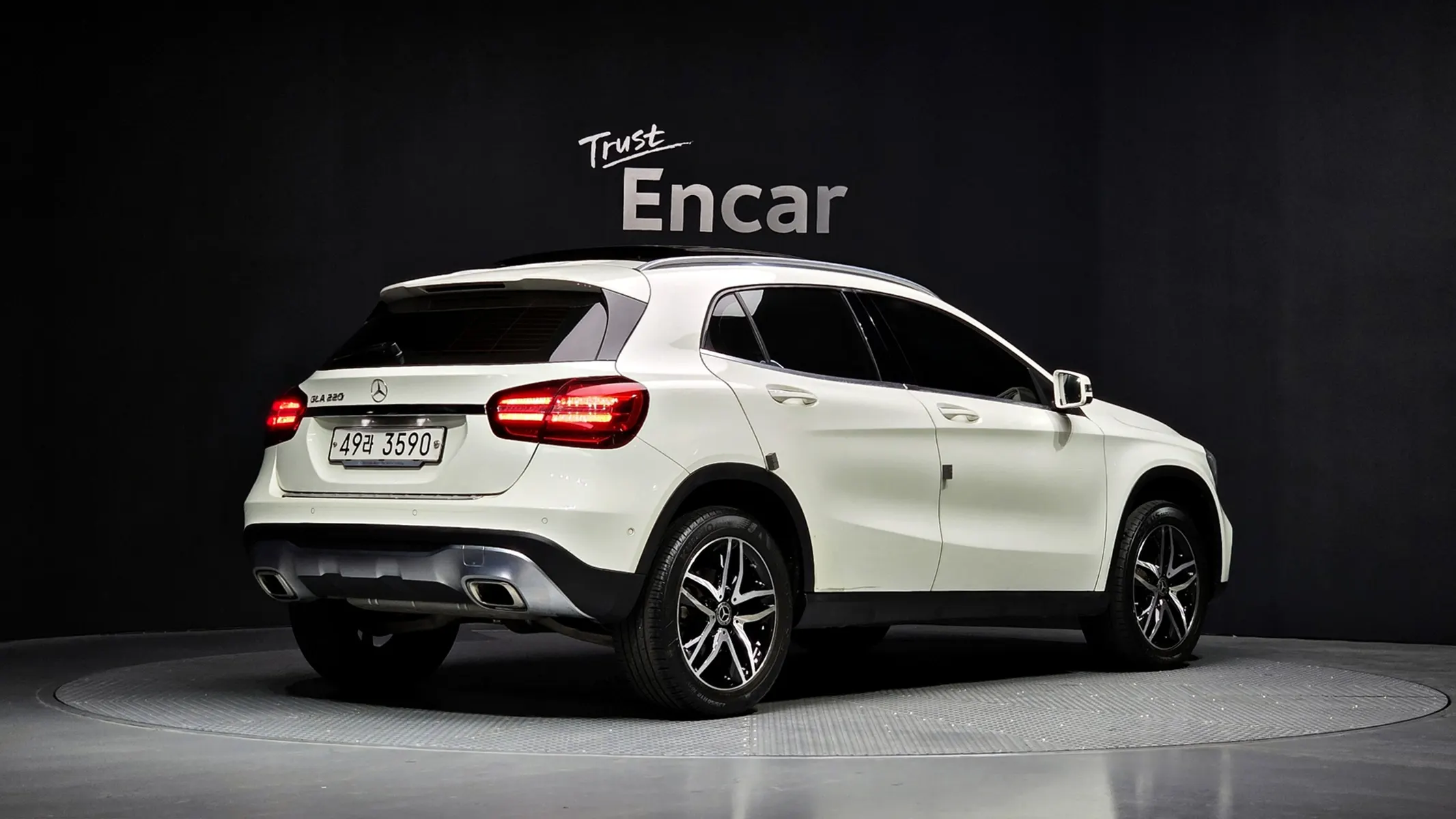Mercedes-Benz GLA-Class X156 GLA220 2018 2/24