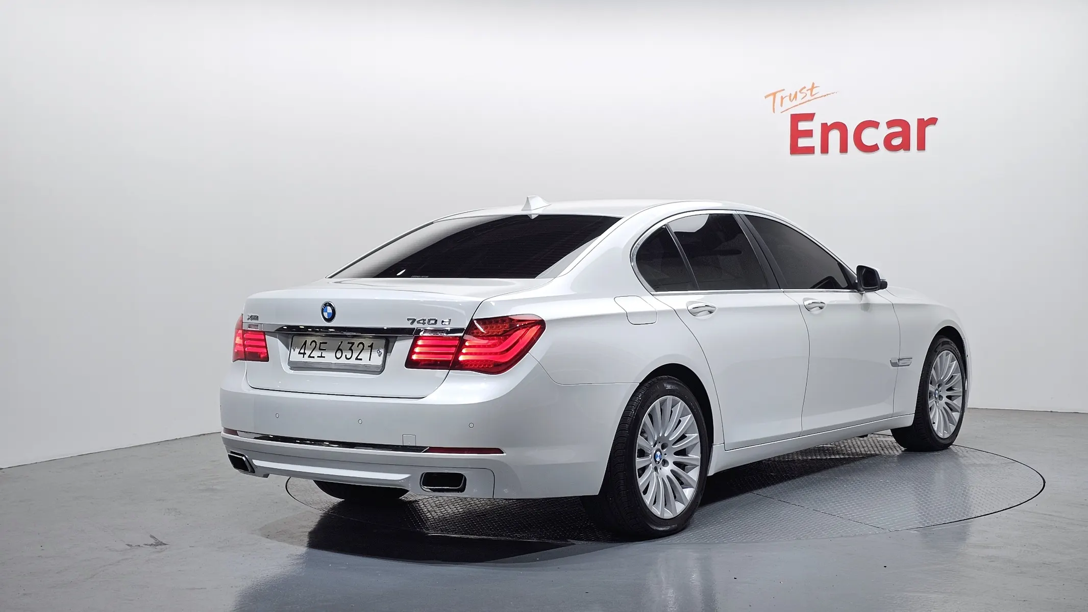 BMW 7 Series (F01) 740d xDrive 2014 2/21
