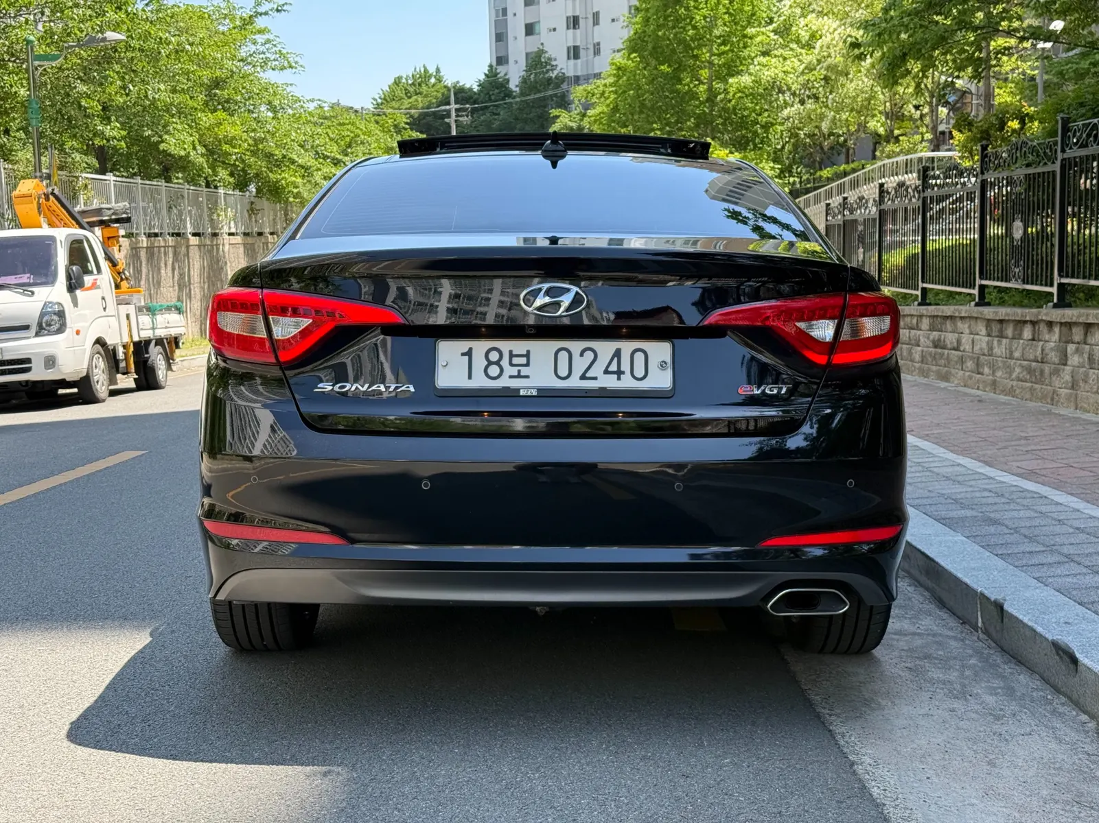 Hyundai LF 1.7 2016 2/5