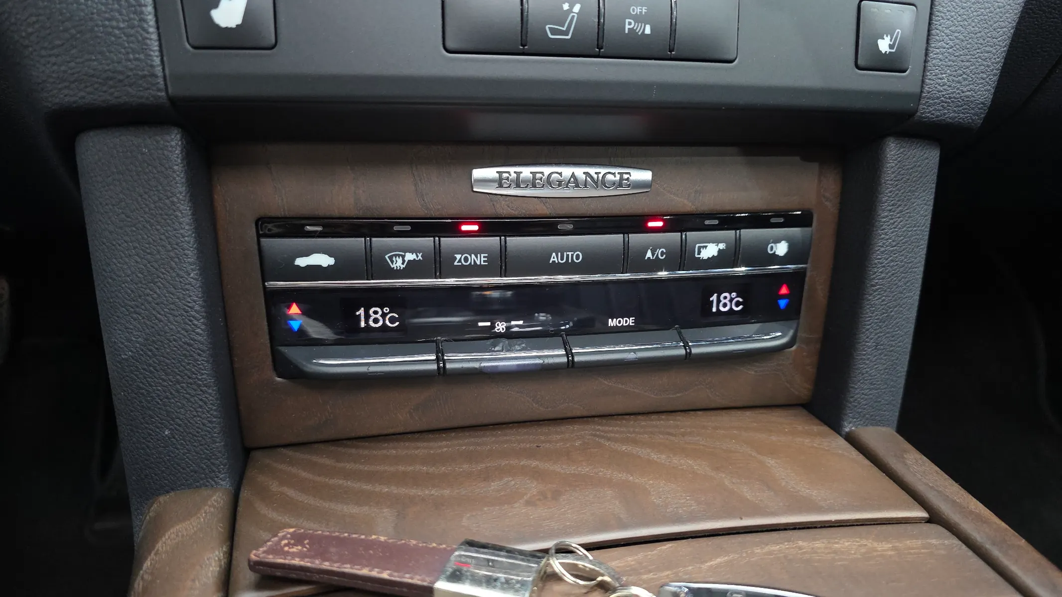 Mercedes-Benz E-Class W212 E300 2013 31/32
