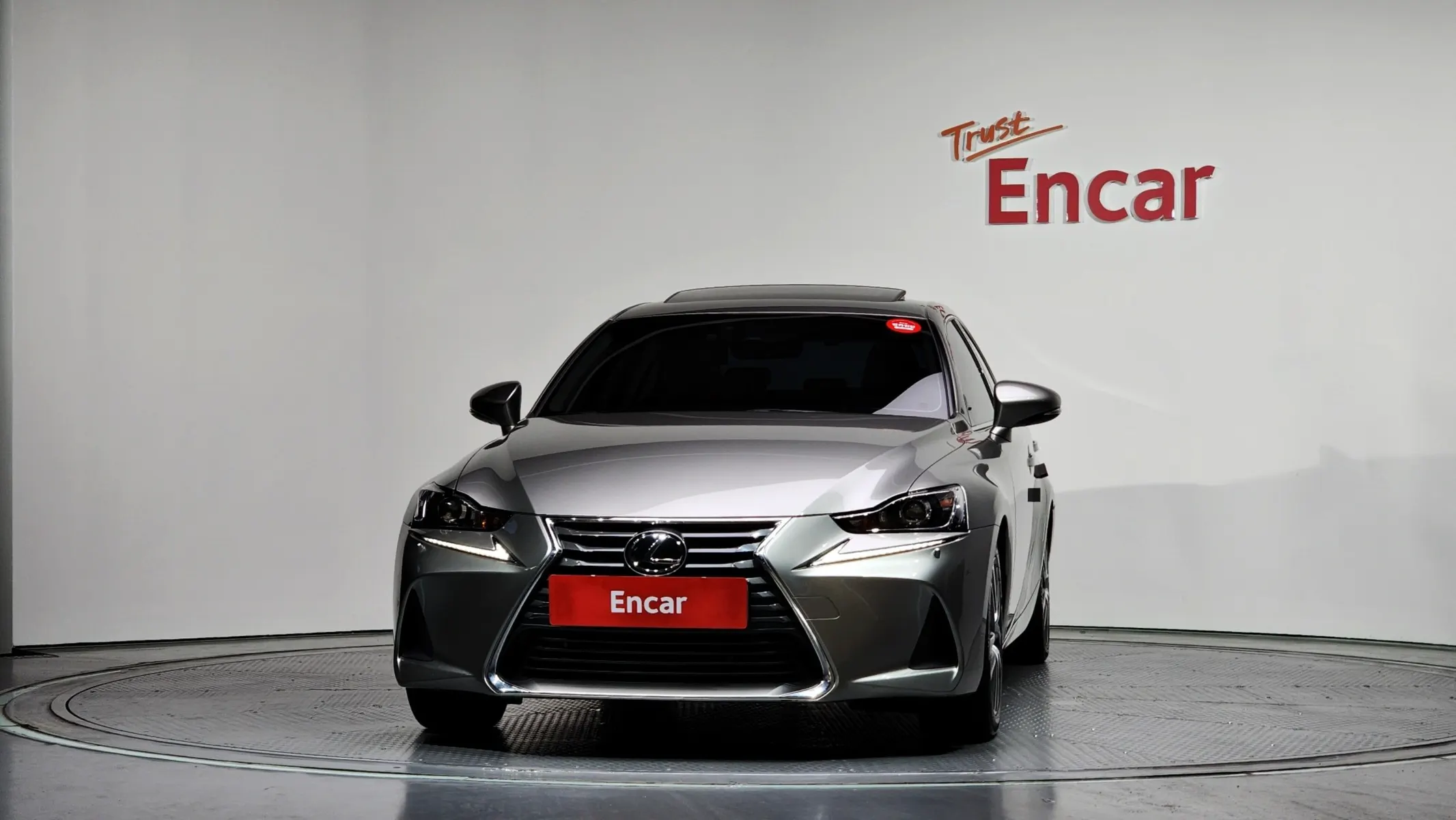 Lexus IS300 2019 2/5