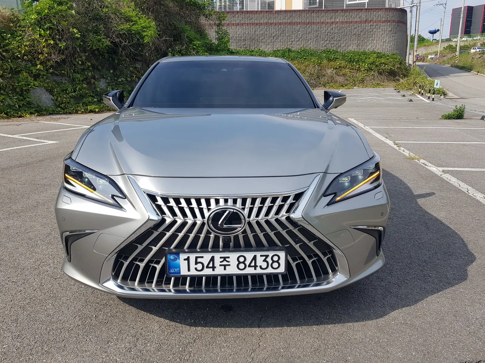 Lexus ES300h 7 2025 2/5