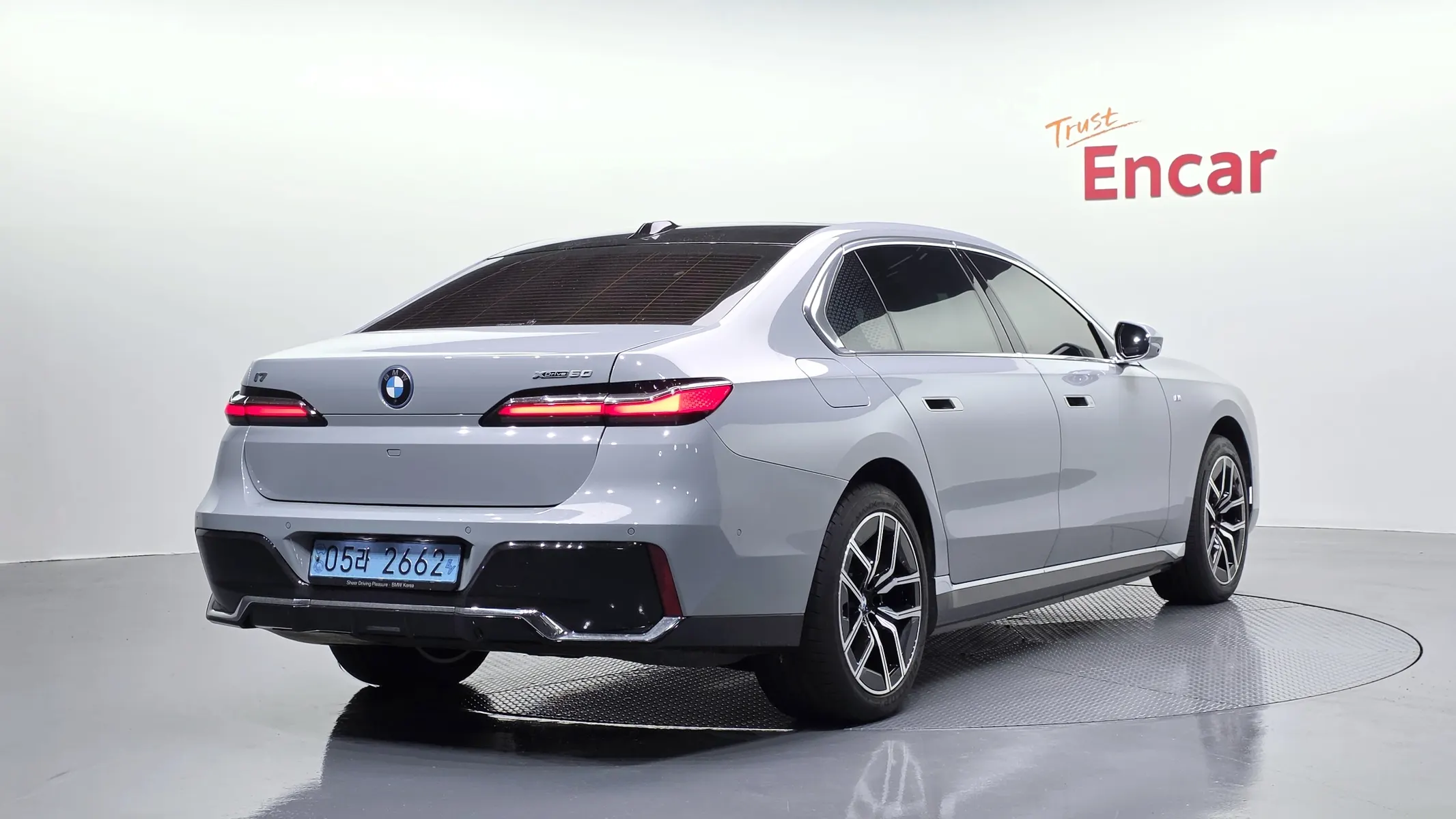 BMW i7 (G70) xDrive 60 M 2023 2/38