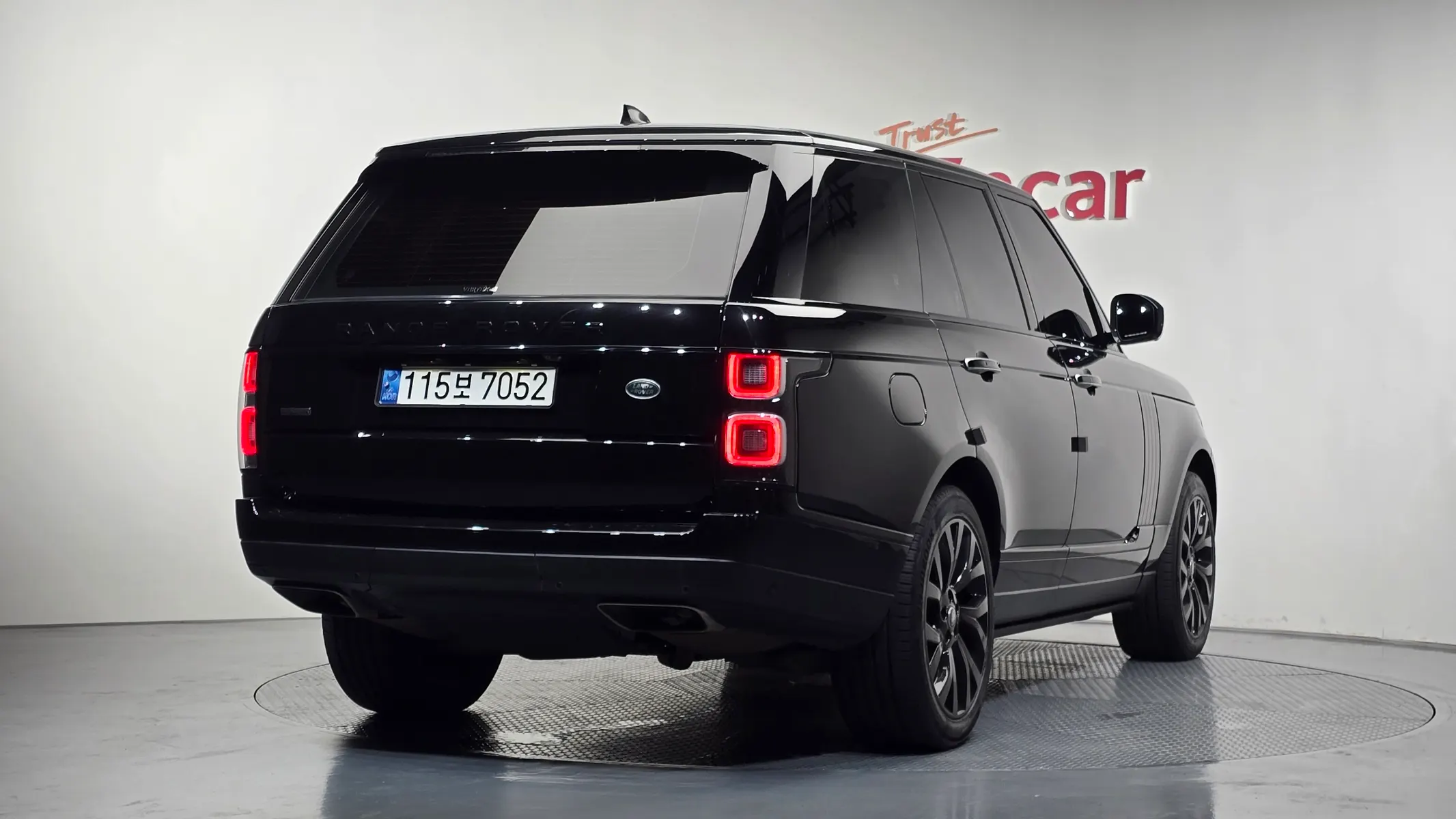 Land Rover 4 4.4 SDV8 AB 2018 2/37