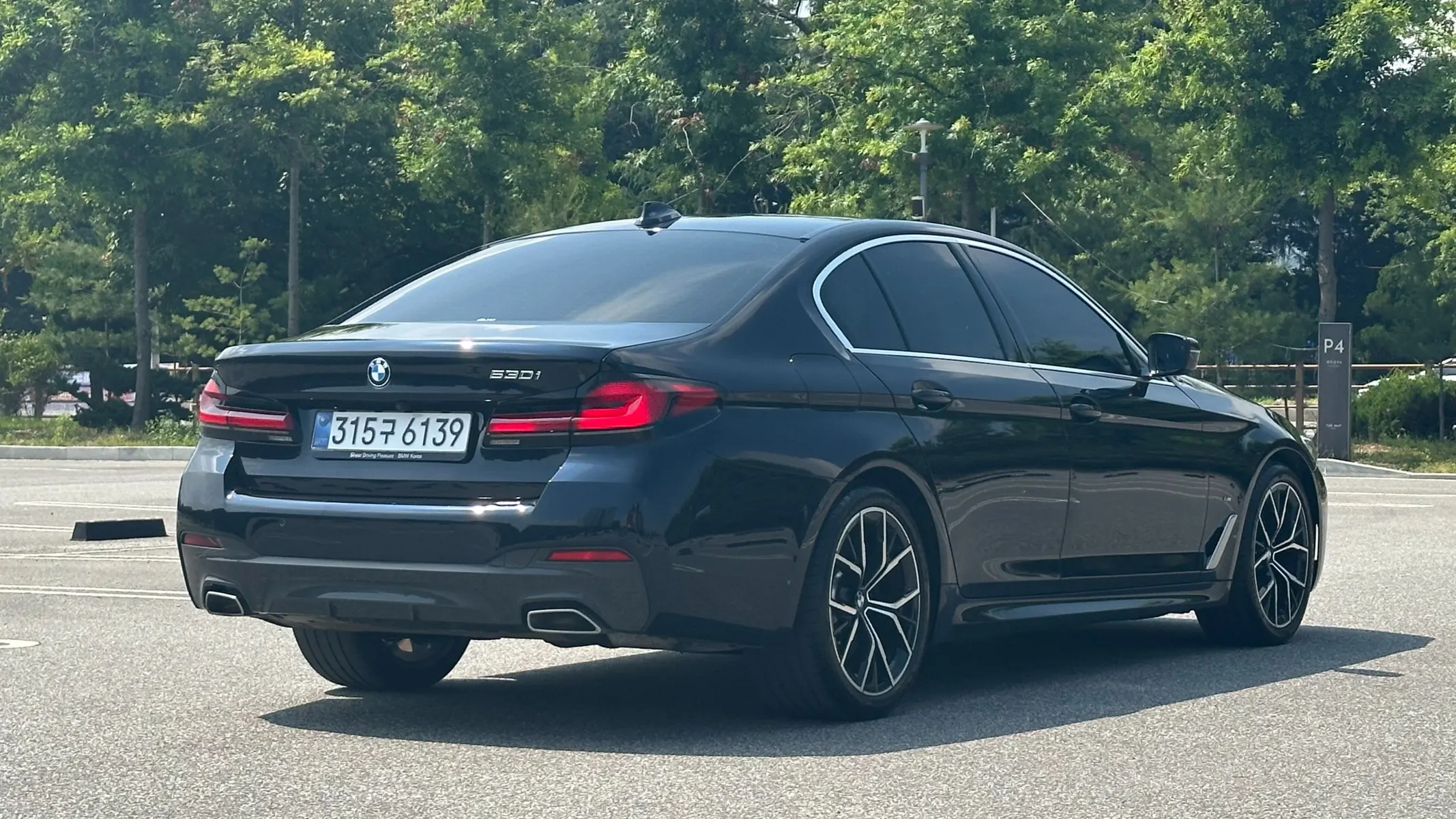 BMW 5 Series (G30) 530i M 2022 2/21