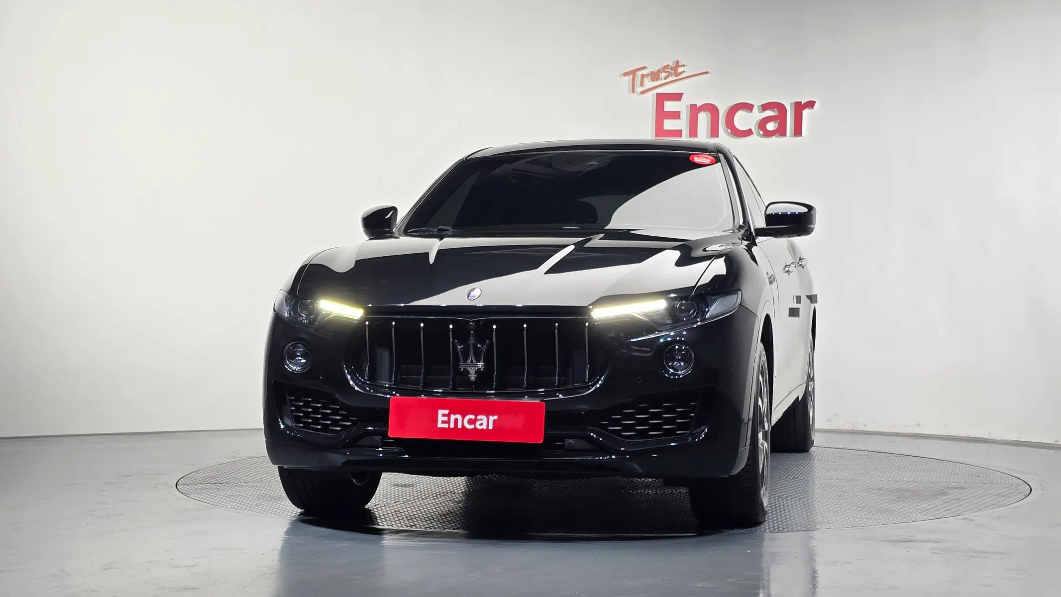 Maserati 르반떼 3.0 AWD 2018 2/5