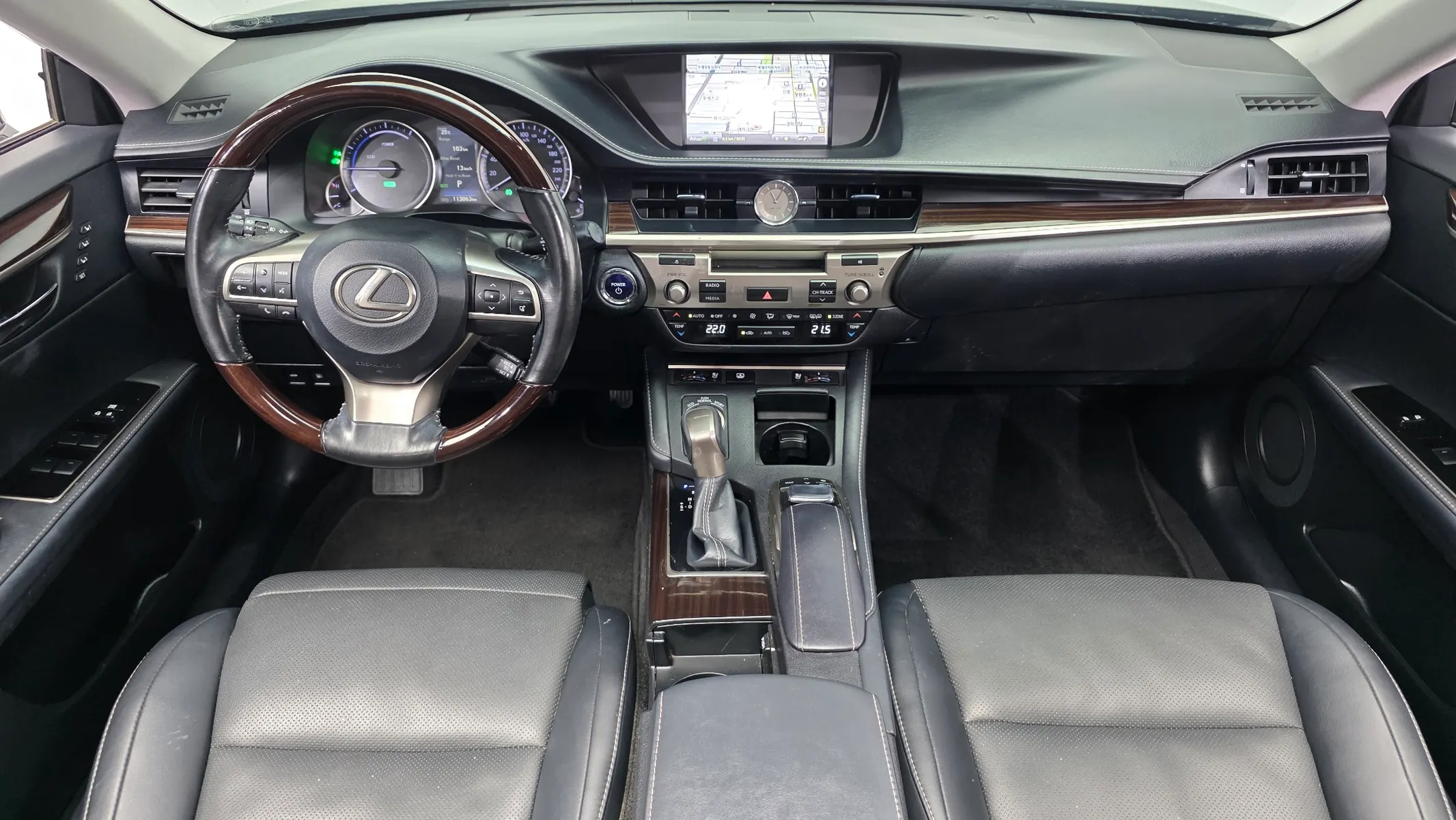 Lexus ES300h 2018 4/5