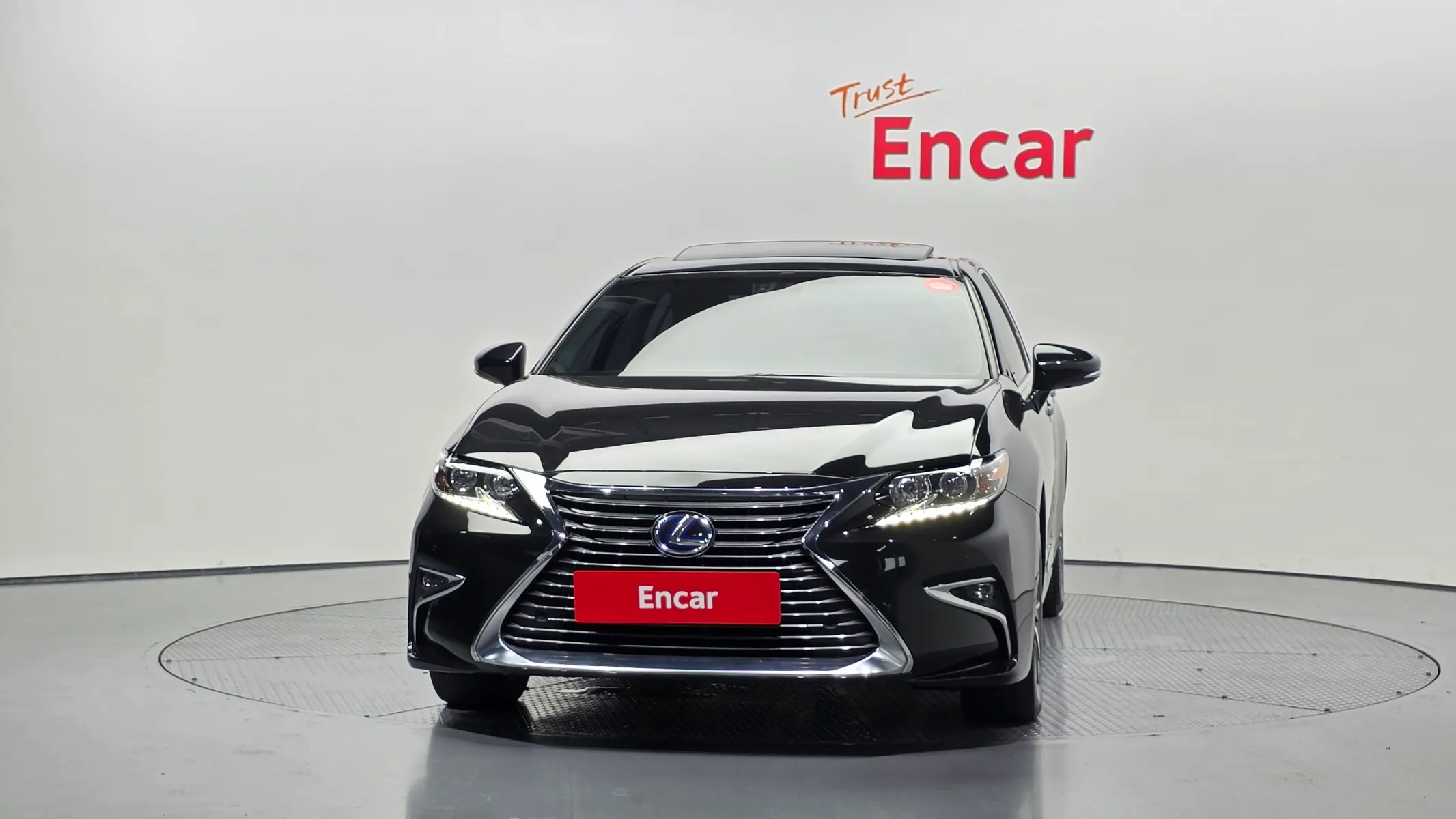Lexus ES300h 2018 2/5