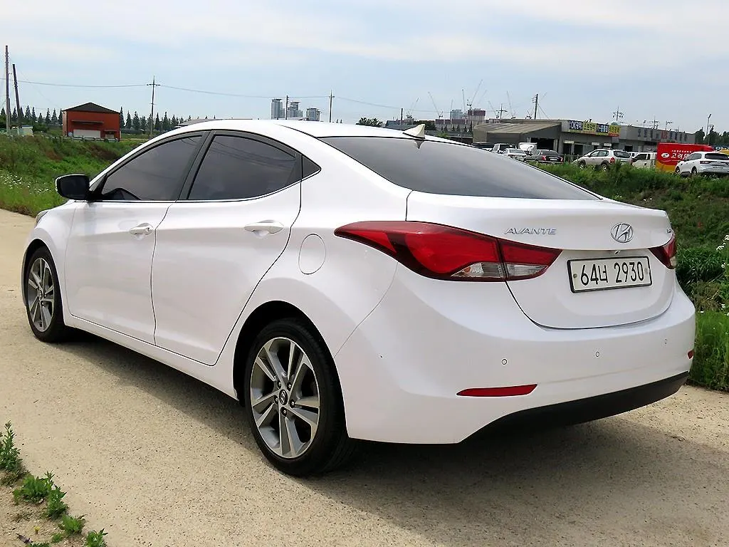 Hyundai 아반떼 1.6 VGT 2015 2/5