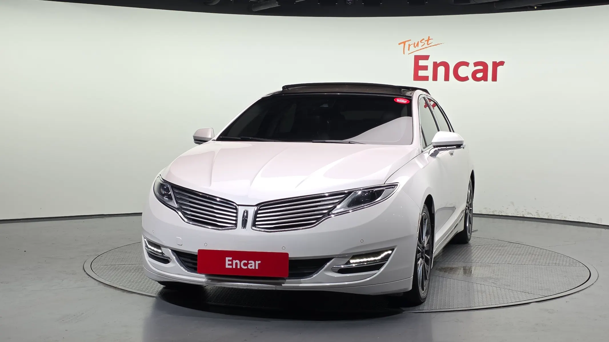 Lincoln MKZ 2.0 2016 2/5