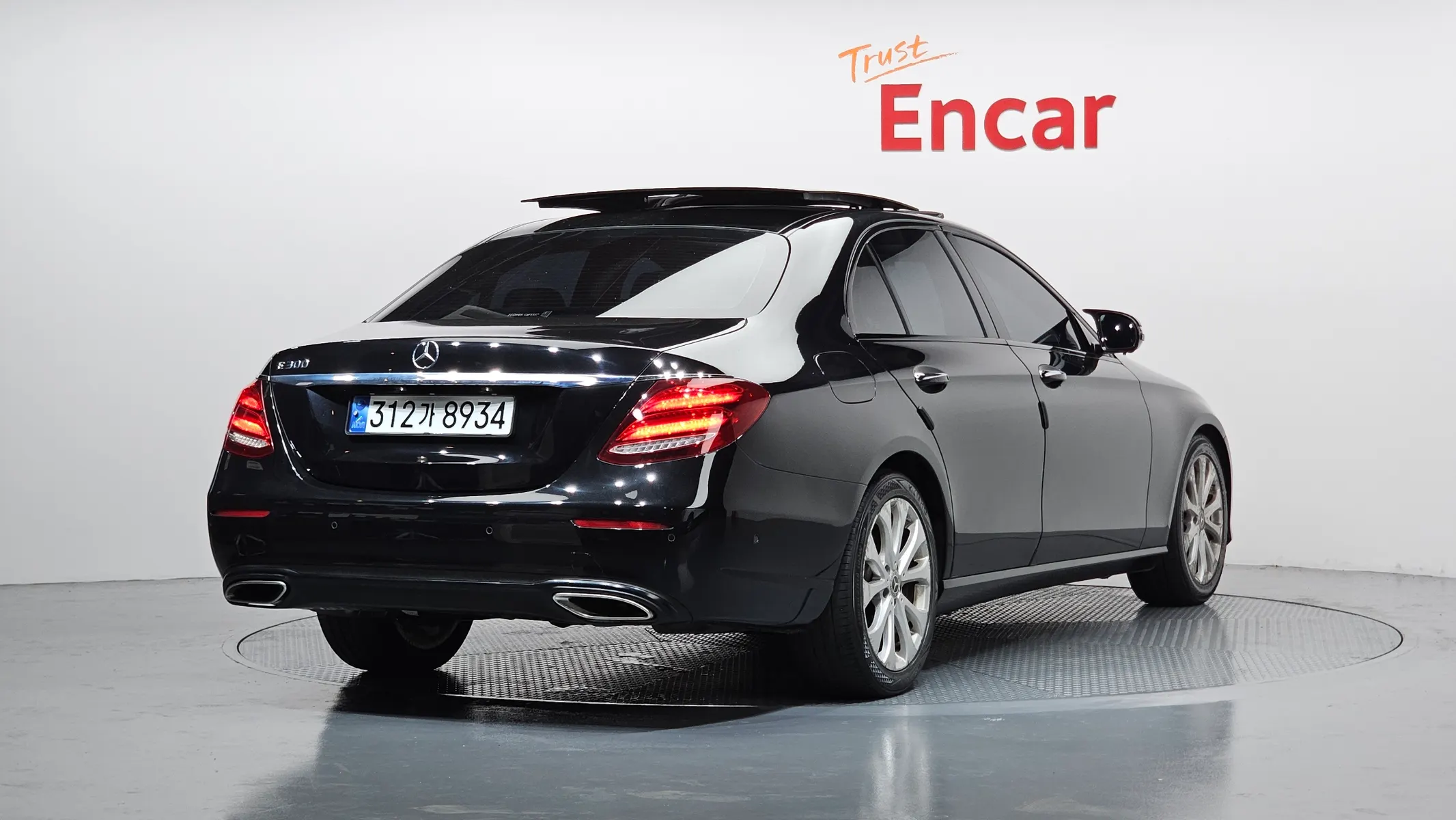 Mercedes-Benz E-Class W213 E300 2017 2/21
