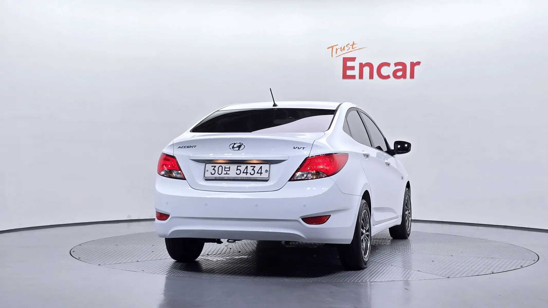 Hyundai () 1.4 VVT 2015 3/4