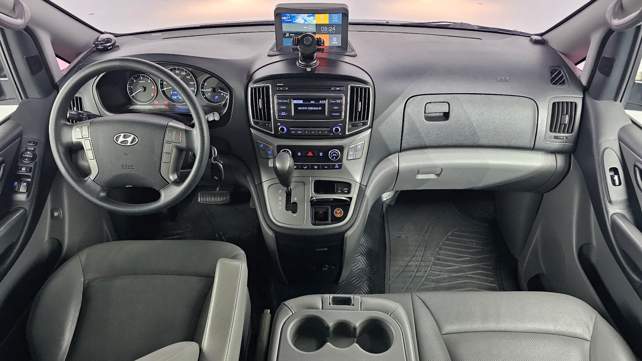 Hyundai Grand Starex 2015 3/5