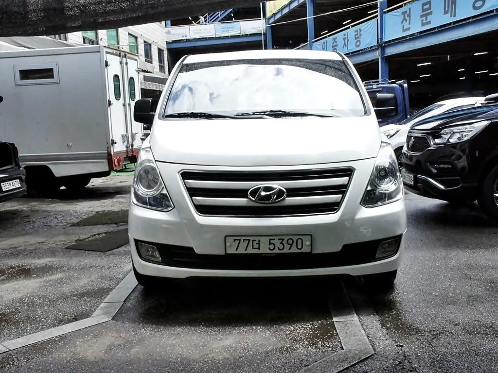 Hyundai Grand Starex 12 2016 2/26