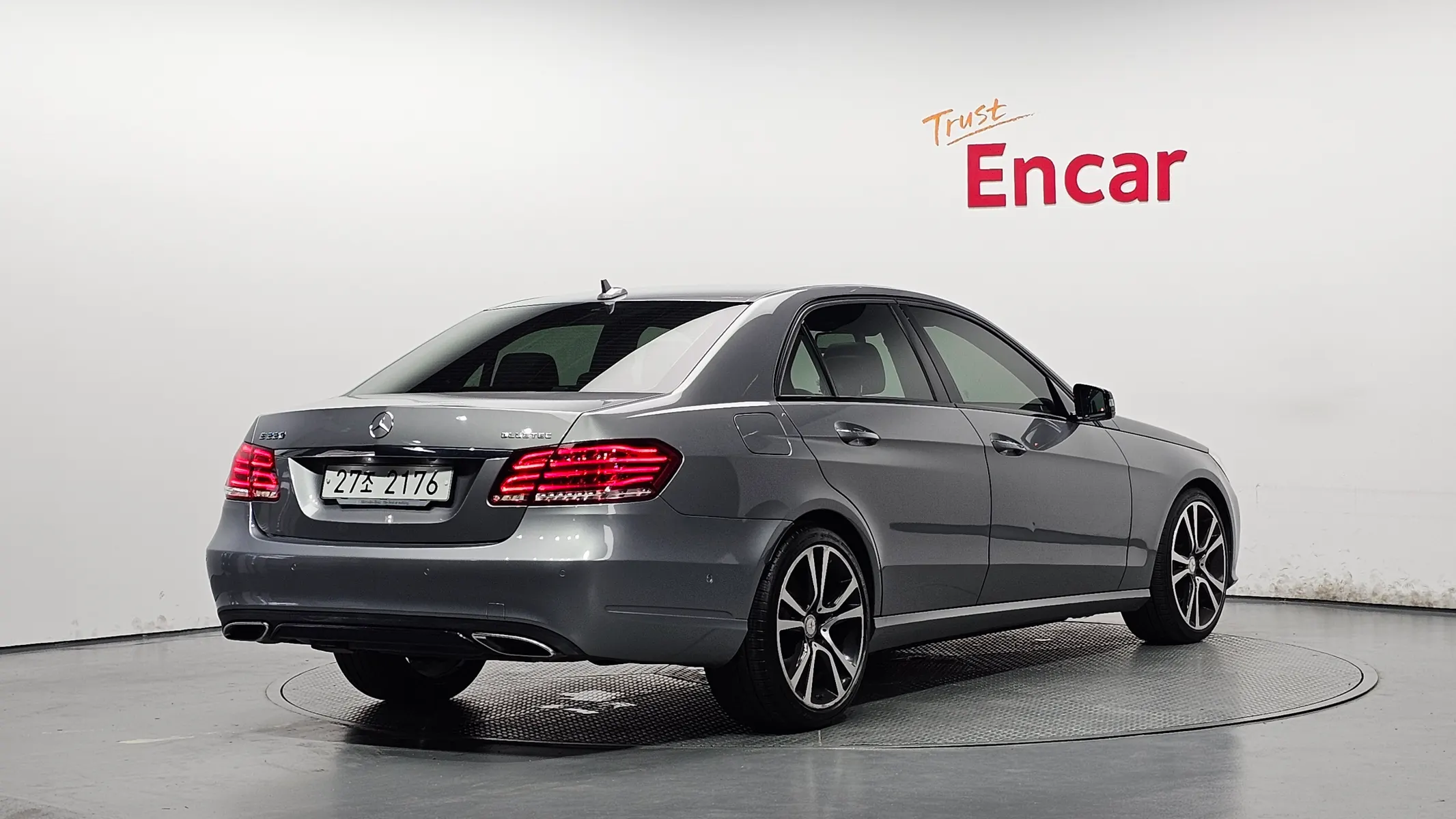 Mercedes-Benz E-Class W212 E220 2015 2/34