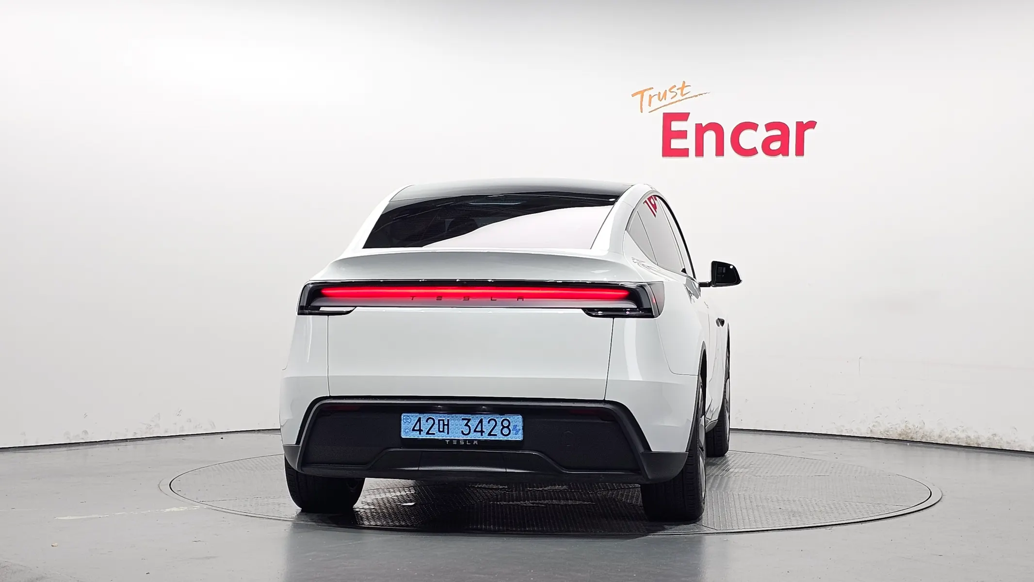 Tesla Y RWD 2025 3/5