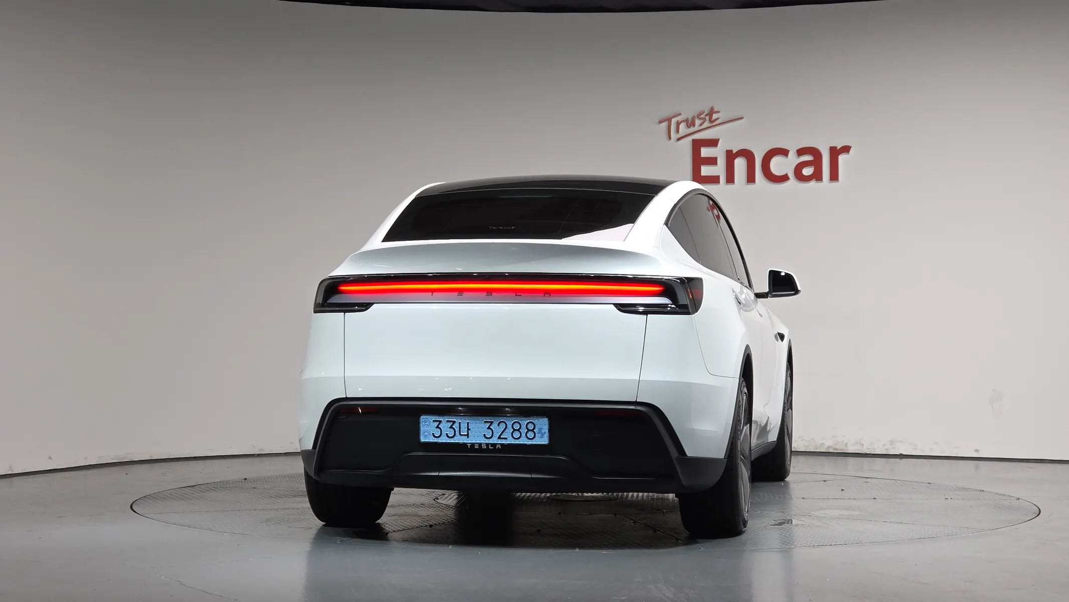 Tesla Y RWD 2025 3/5