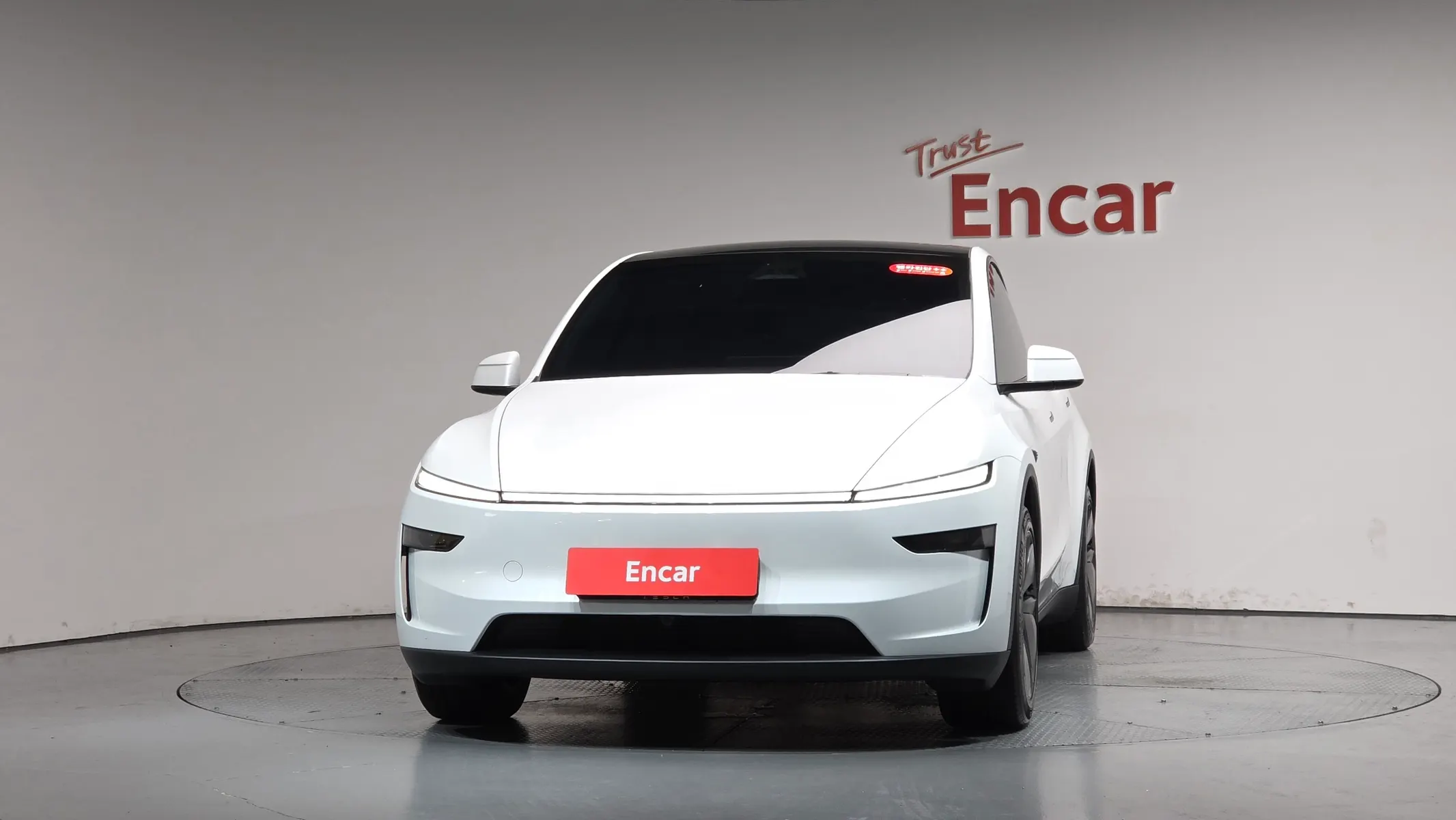 Tesla Y RWD 2025 2/5
