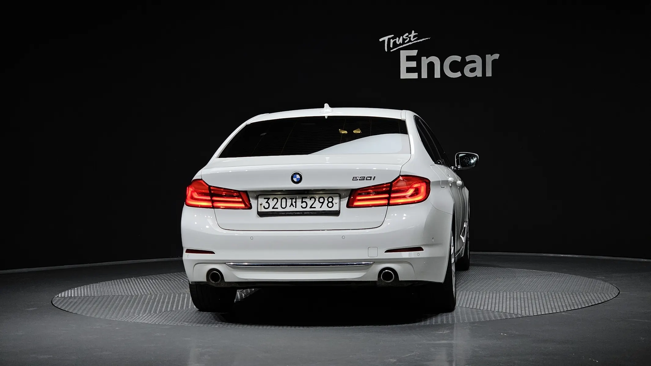 BMW 5 Series (G30) 530i 2020 3/32