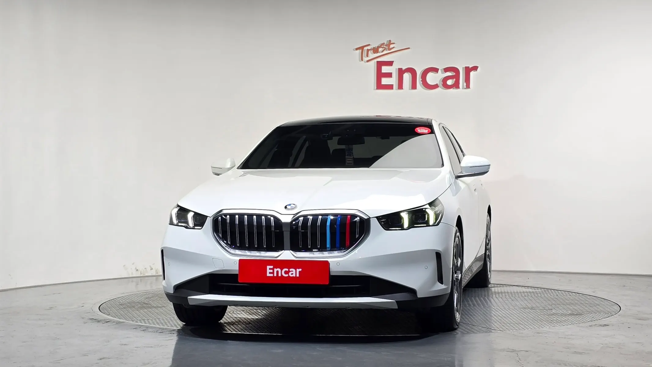 BMW 5 Series (G60) 520i 2024 3/33