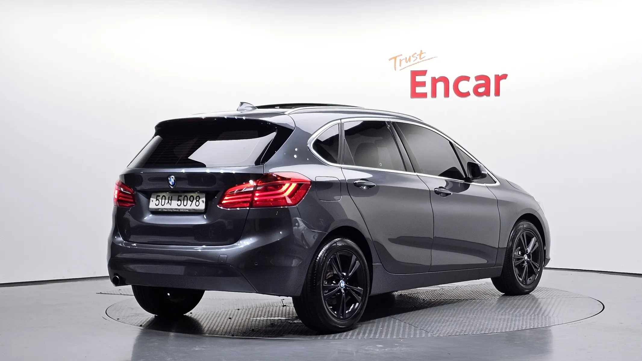 BMW 2 Series Tourer (F45) 2018 2/21