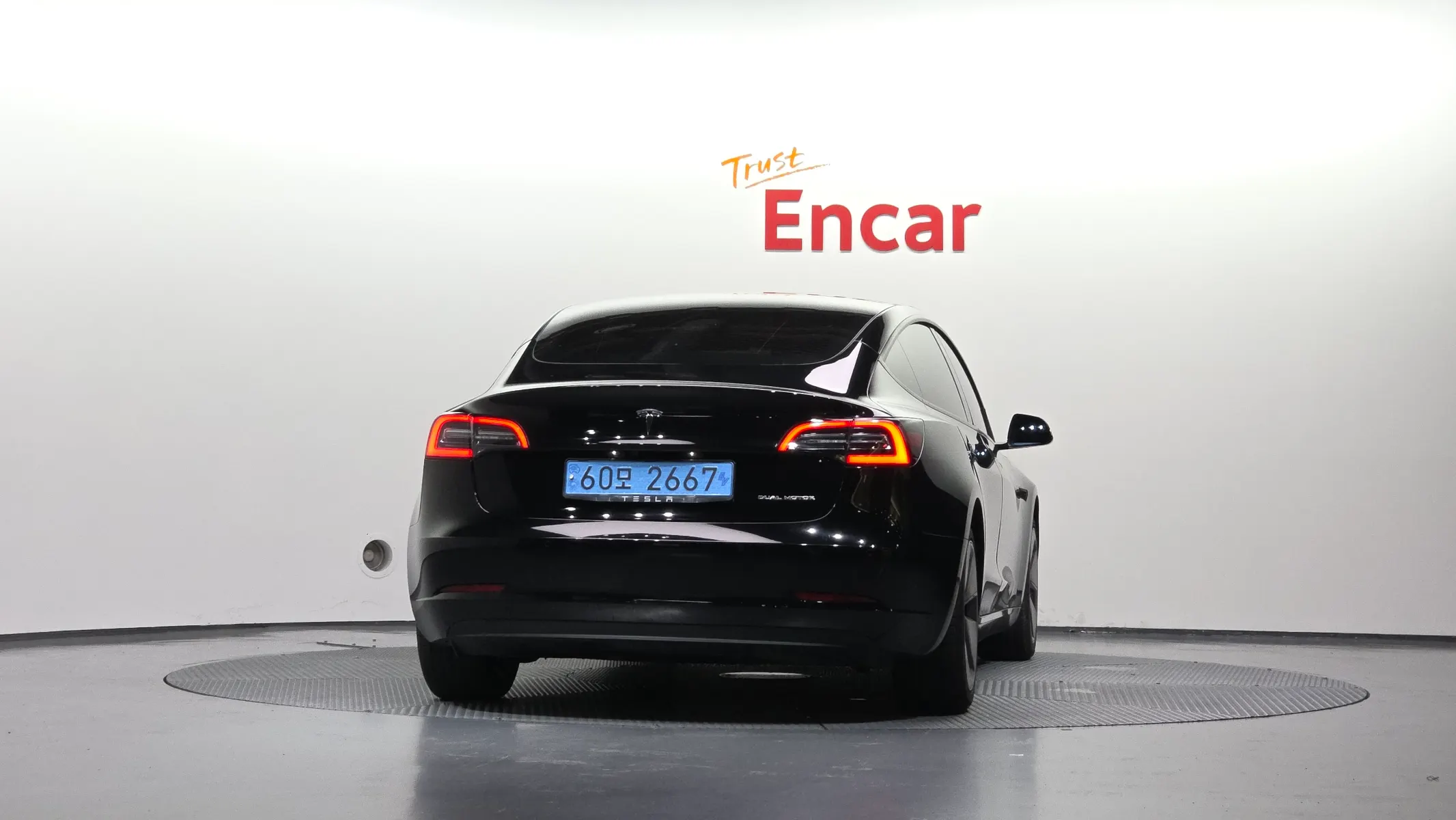 Tesla 3 AWD 2021 3/5