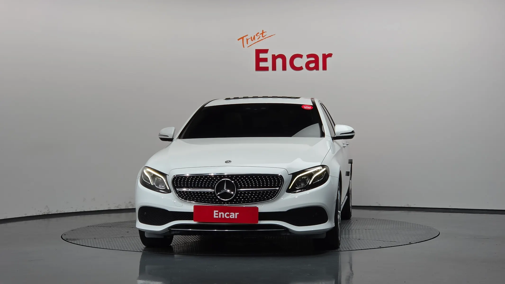 Mercedes-Benz E-Class W213 E220d 2018 3/40