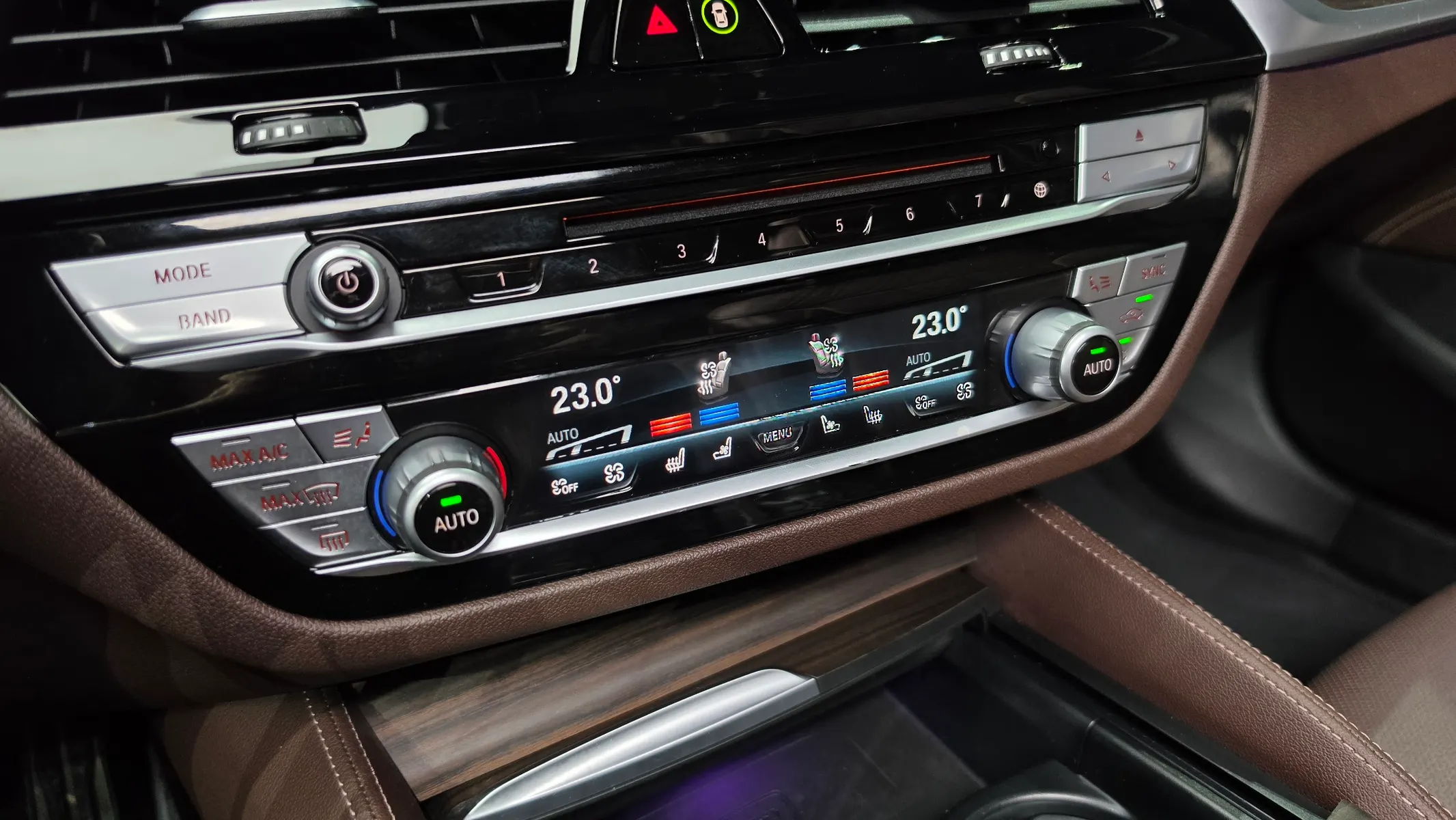 BMW 5 Series (G30) 530i M 2019 31/32