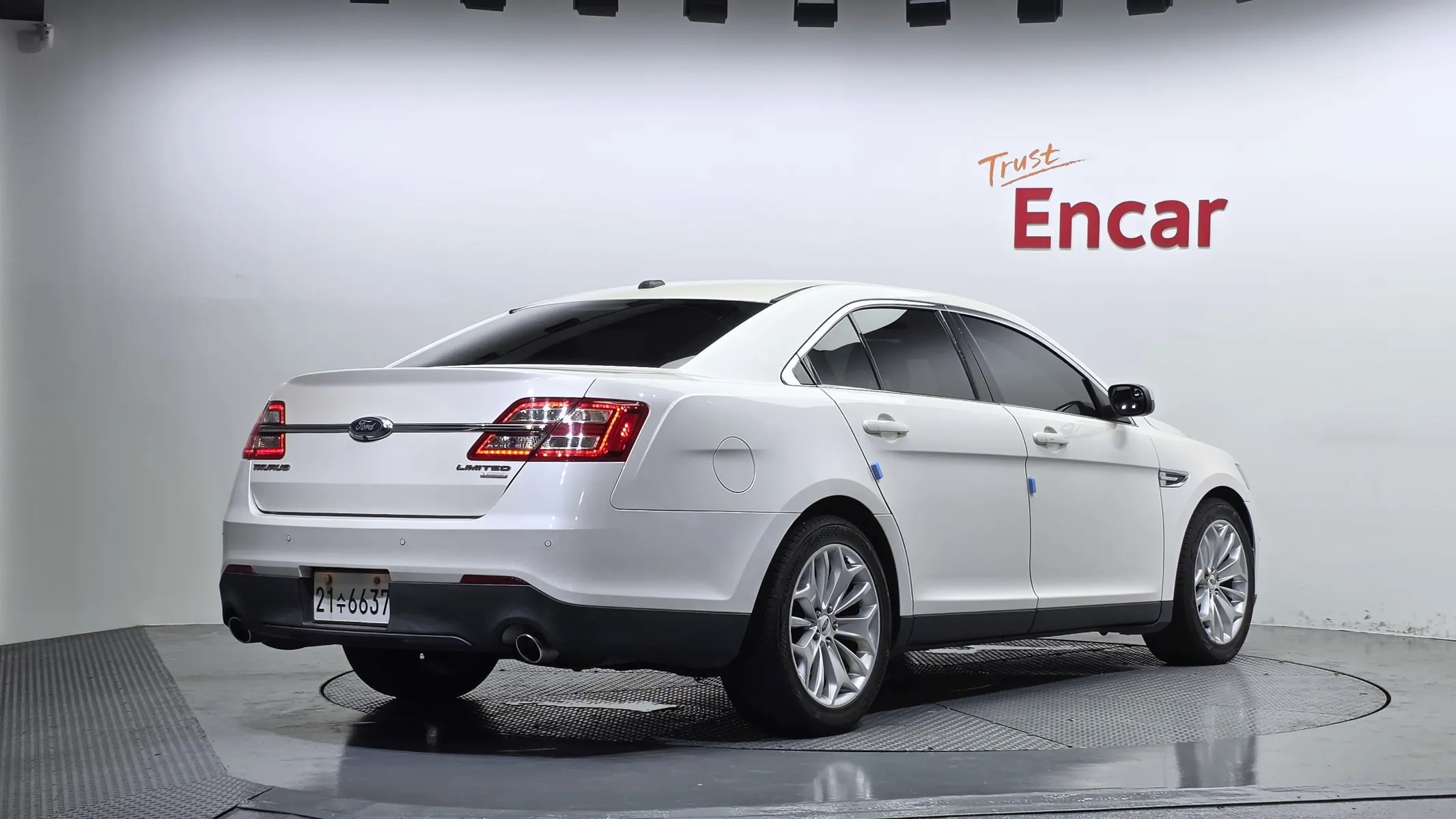 Ford 토러스 2.0 Limited 2017 2/36