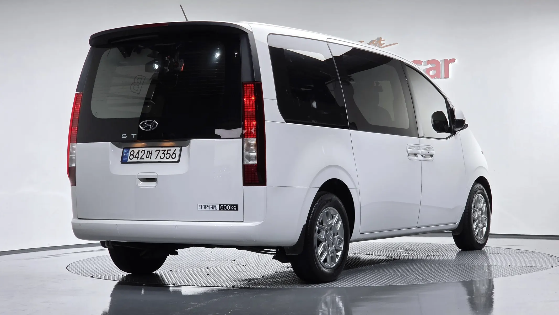 Hyundai Staria L3.5 5 2023 2/36