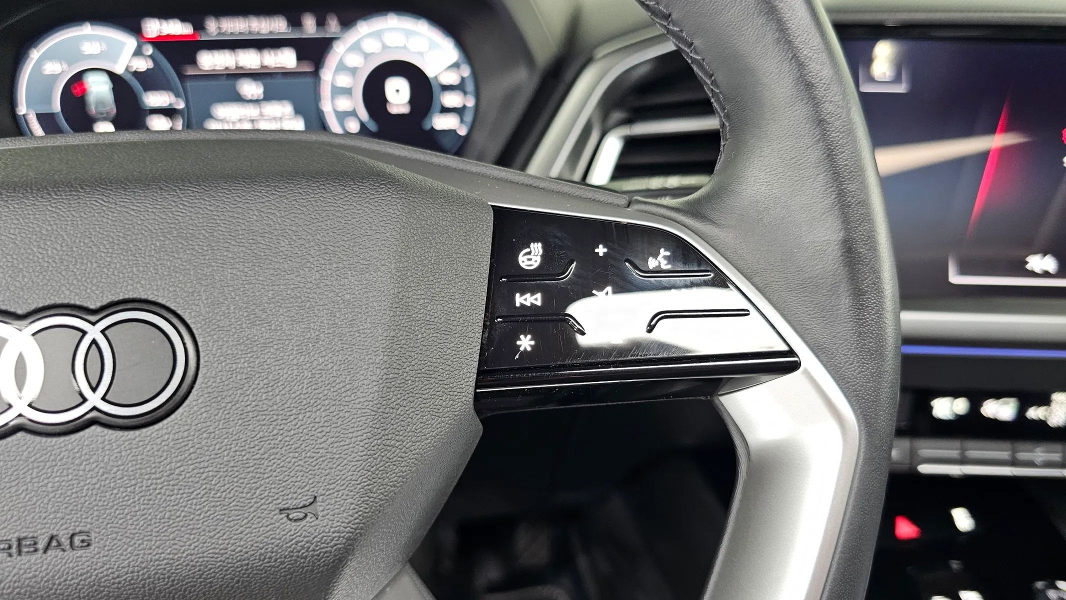 Audi Q4 e- (F4) 40 2023 30/31
