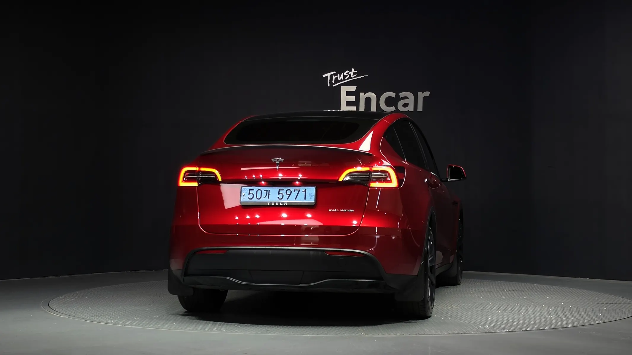 Tesla Y AWD 2024 3/5