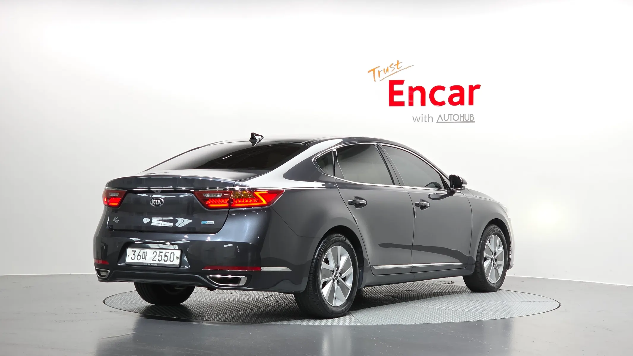 Kia K7 2017 2/33