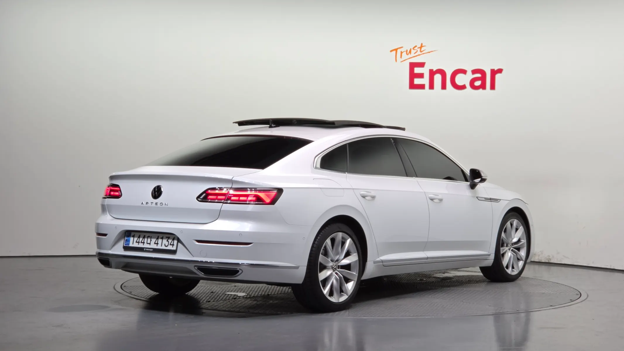 Volkswagen 아테온 2.0 TDI 2023 2/35