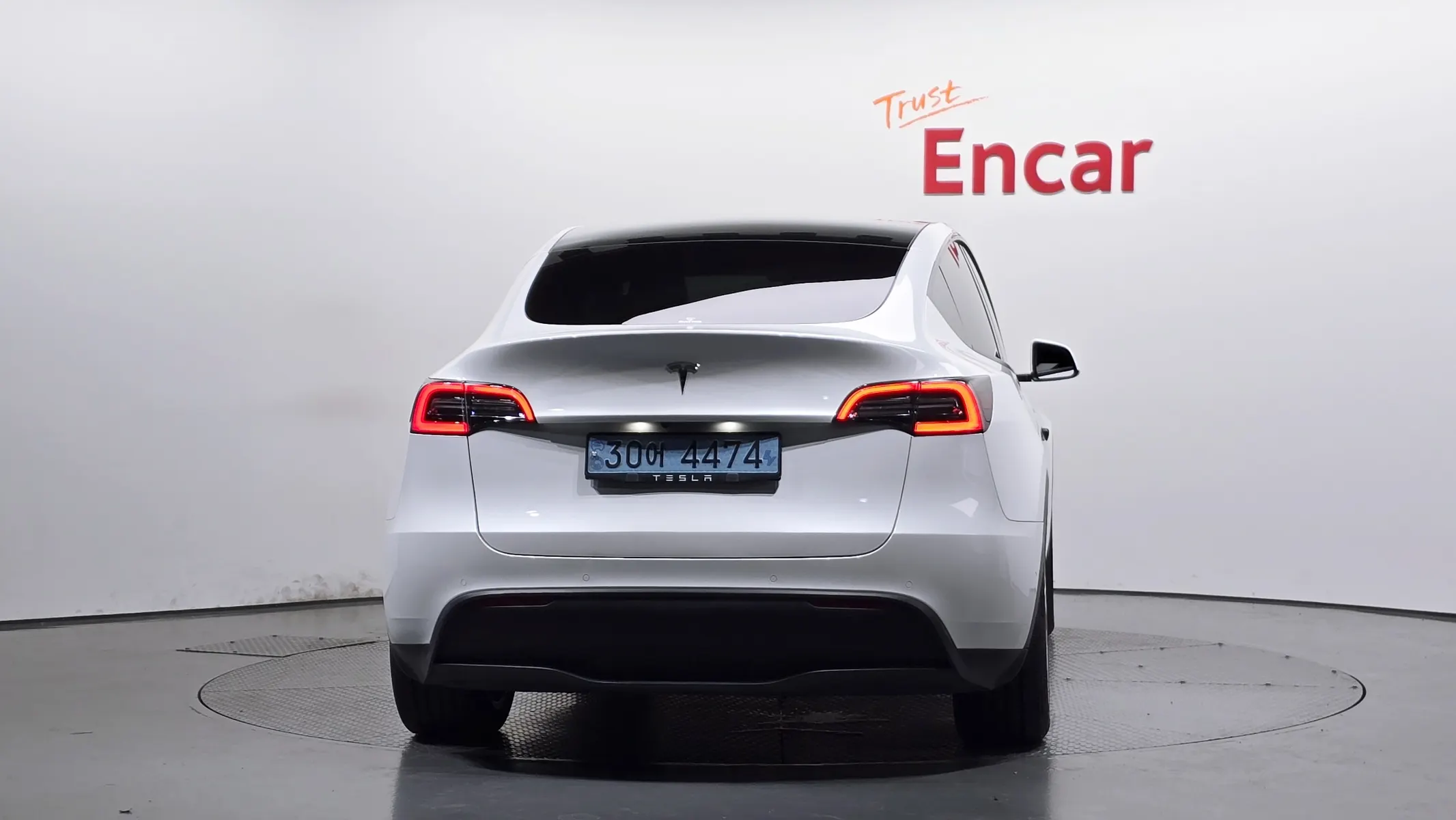 Tesla Y RWD 2021 3/5