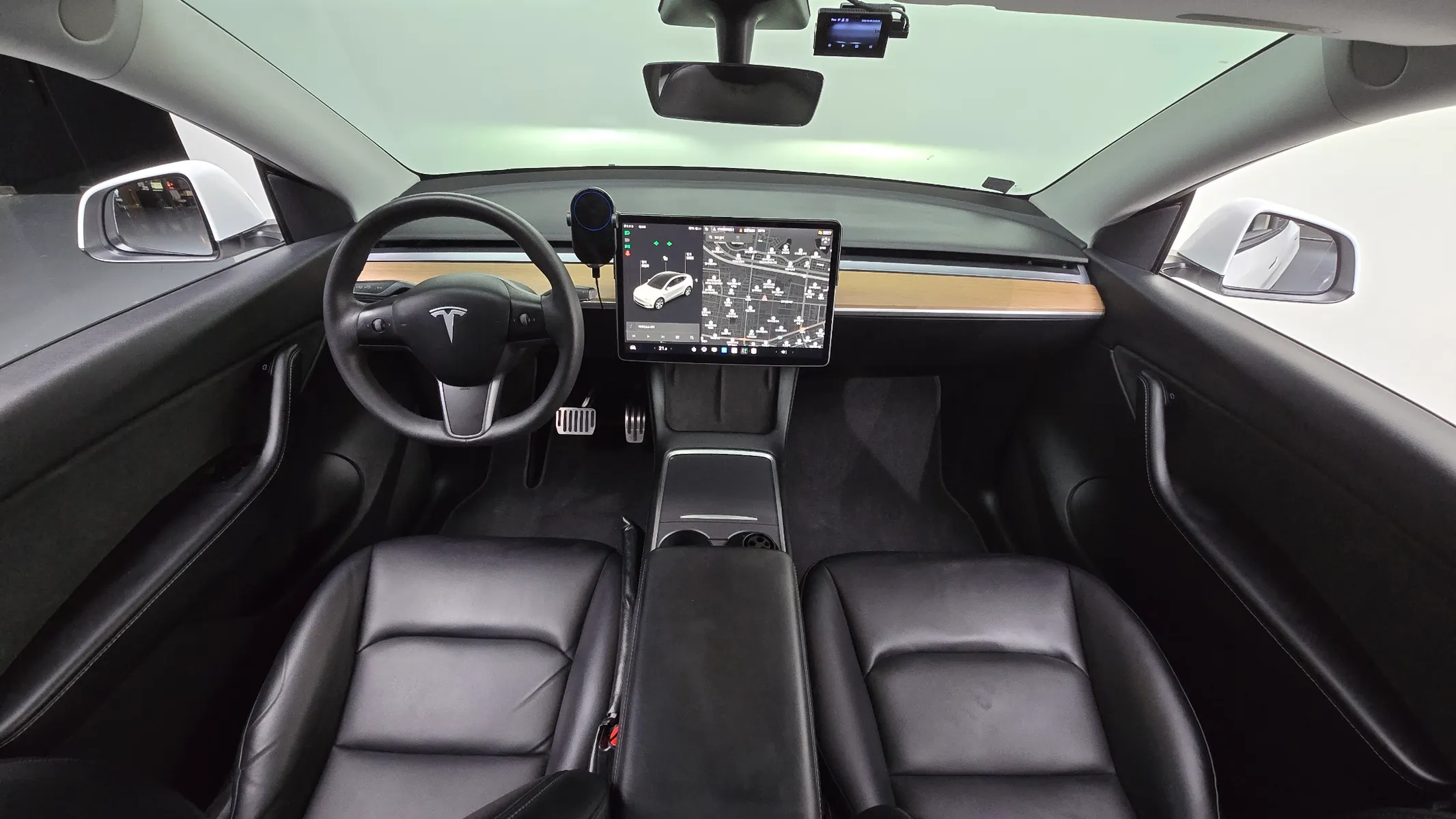 Tesla Y RWD 2021 4/5