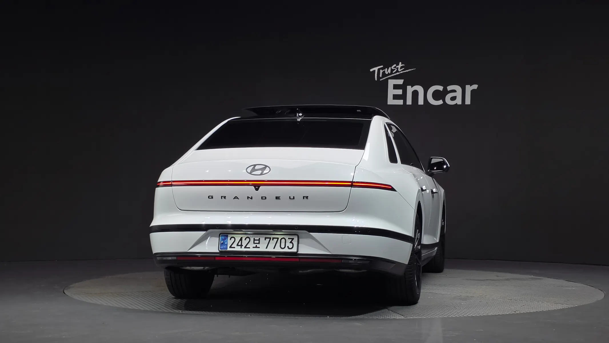Hyundai (GN7) 2024 3/5