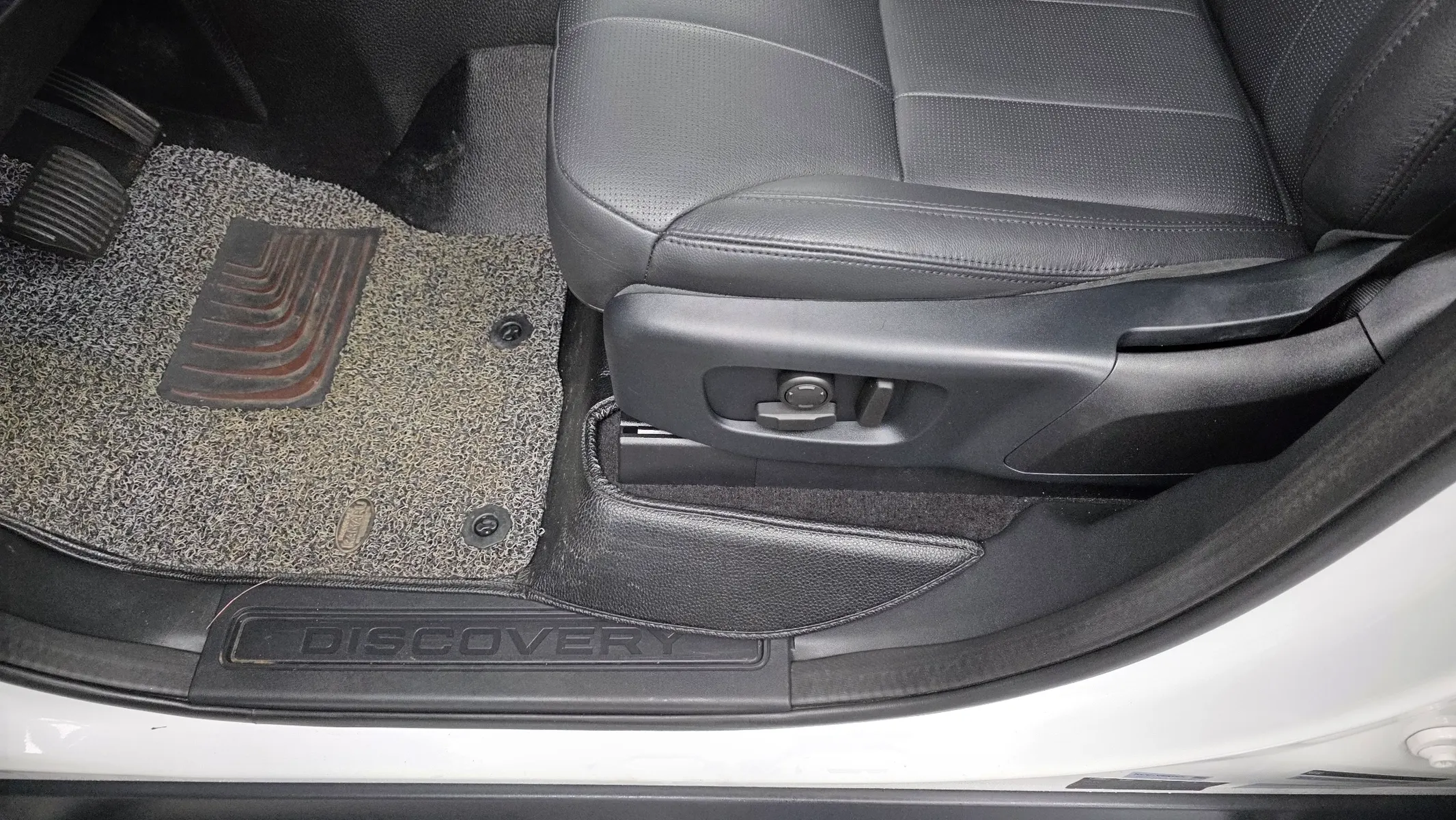 Land Rover 5 2.0 SD4 SE 2019 31/32