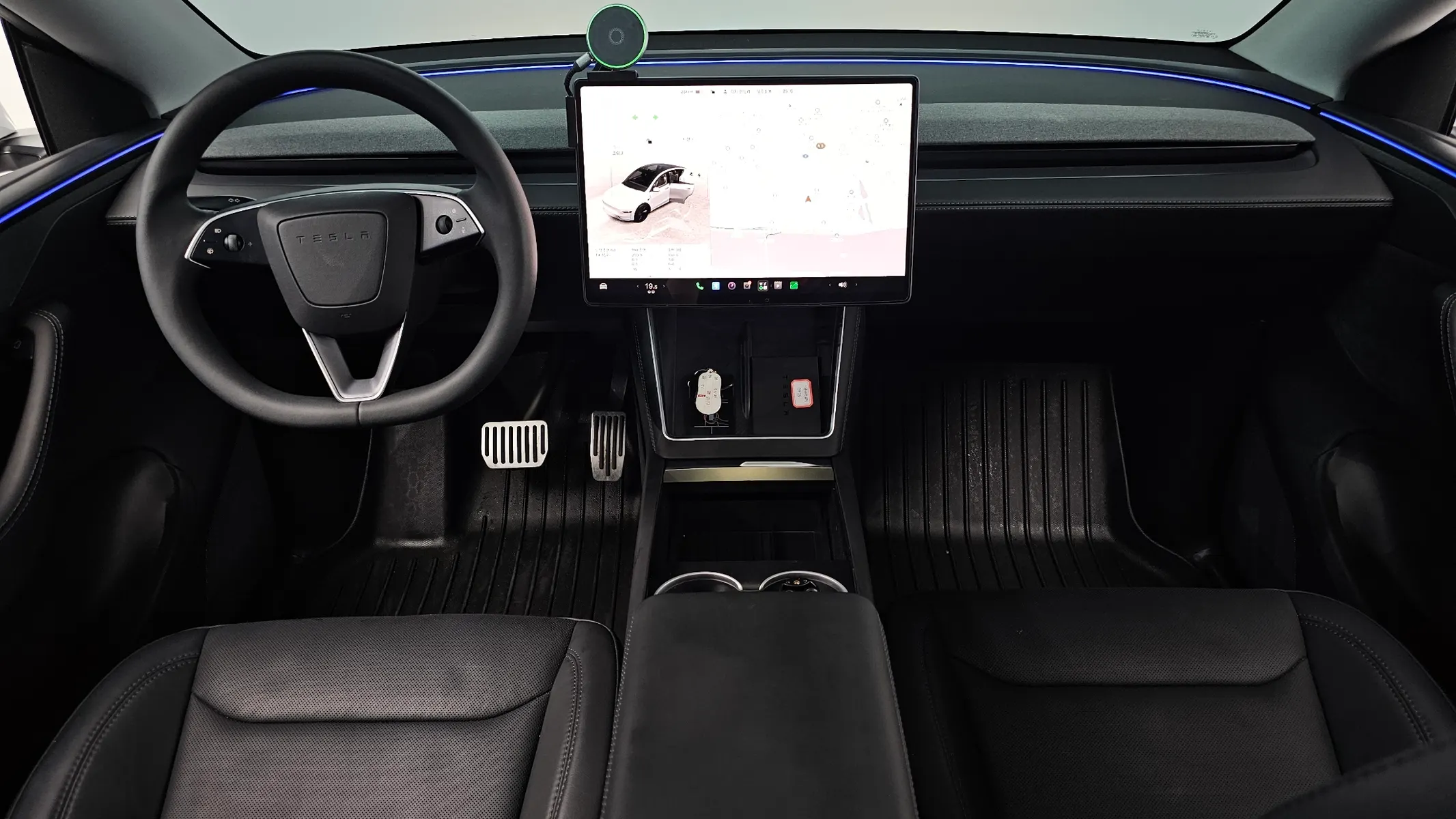 Tesla Y AWD 2025 4/5