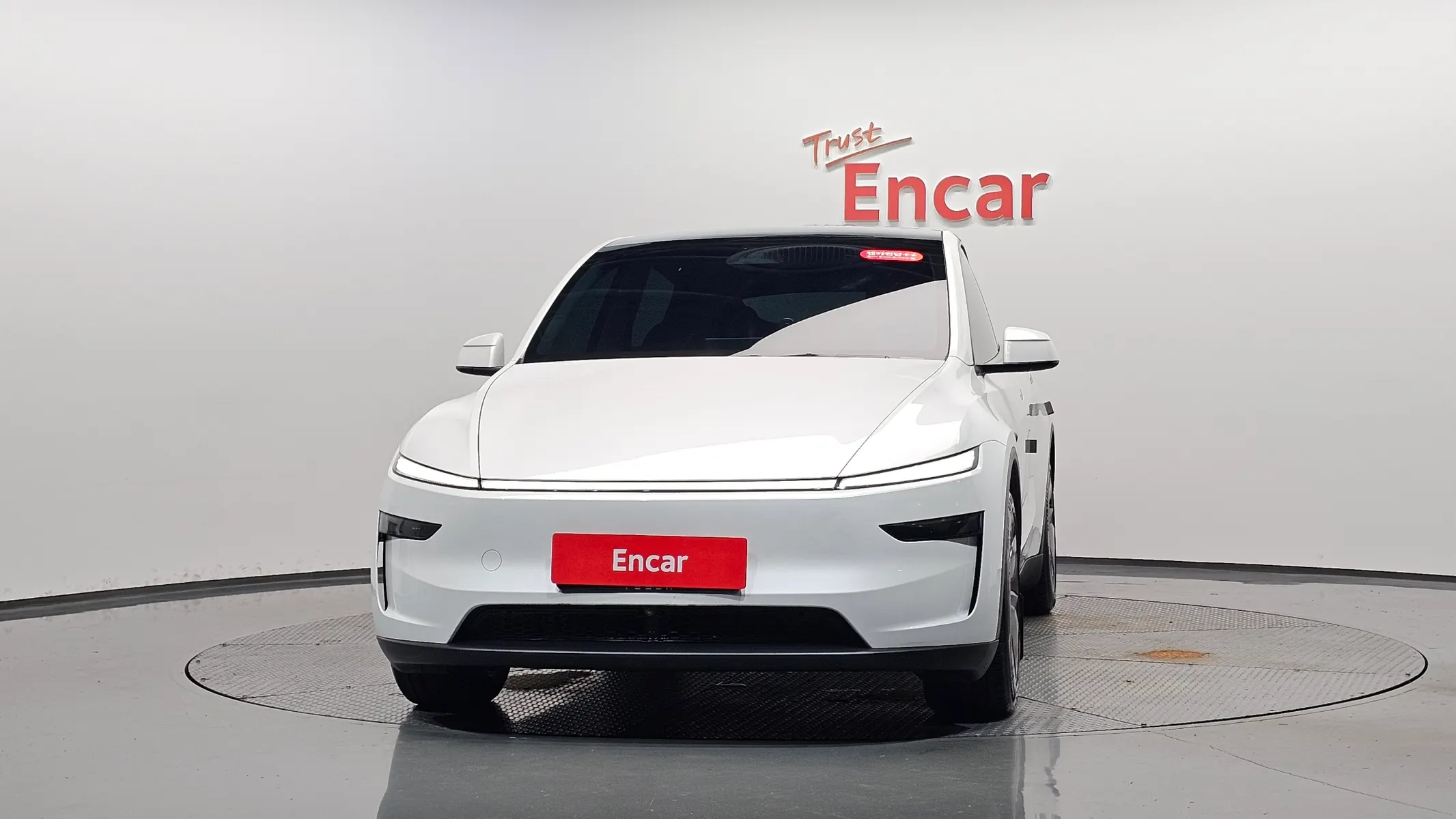 Tesla Y AWD 2025 2/5