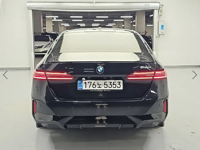 BMW 5 Series (G60) 520i 2026 2/21