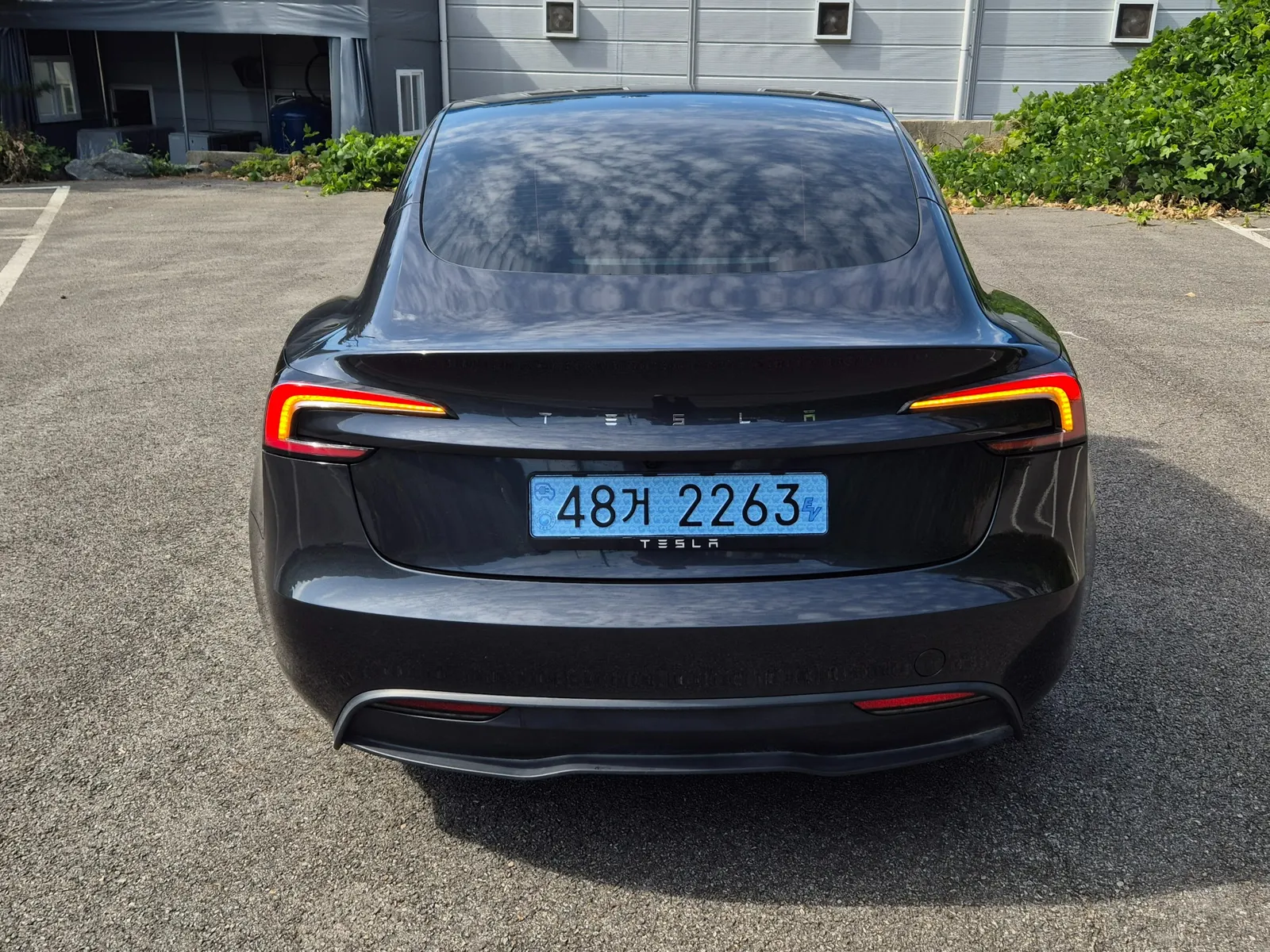 Tesla 3 RWD 2025 3/5