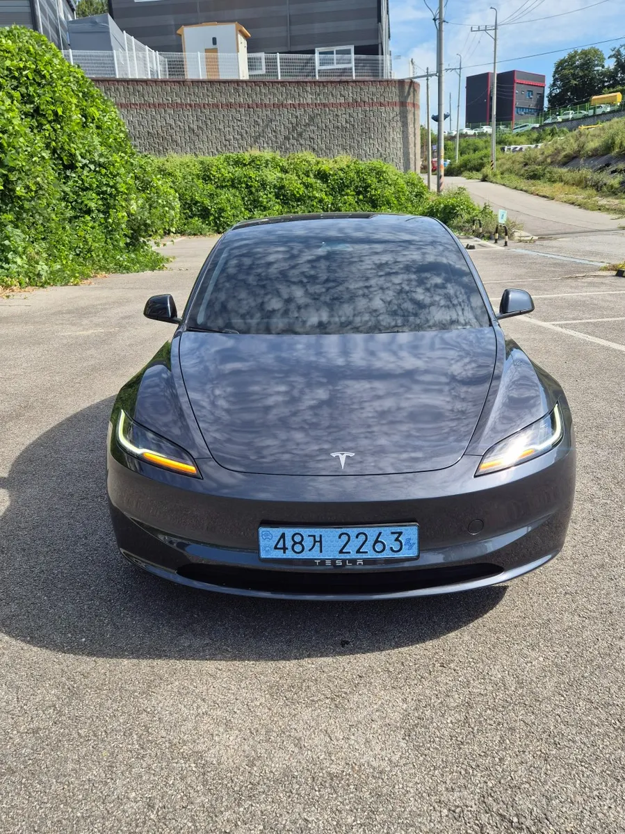 Tesla 3 RWD 2025 2/5