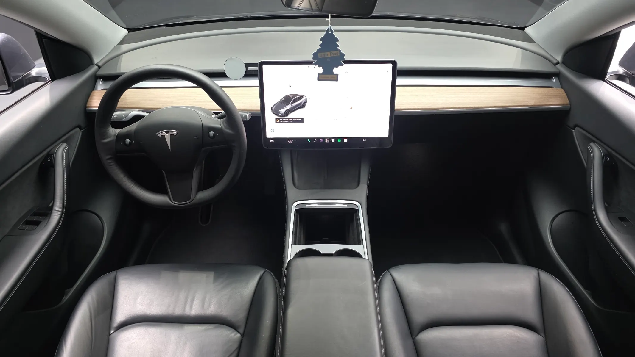 Tesla Y AWD 2021 4/5