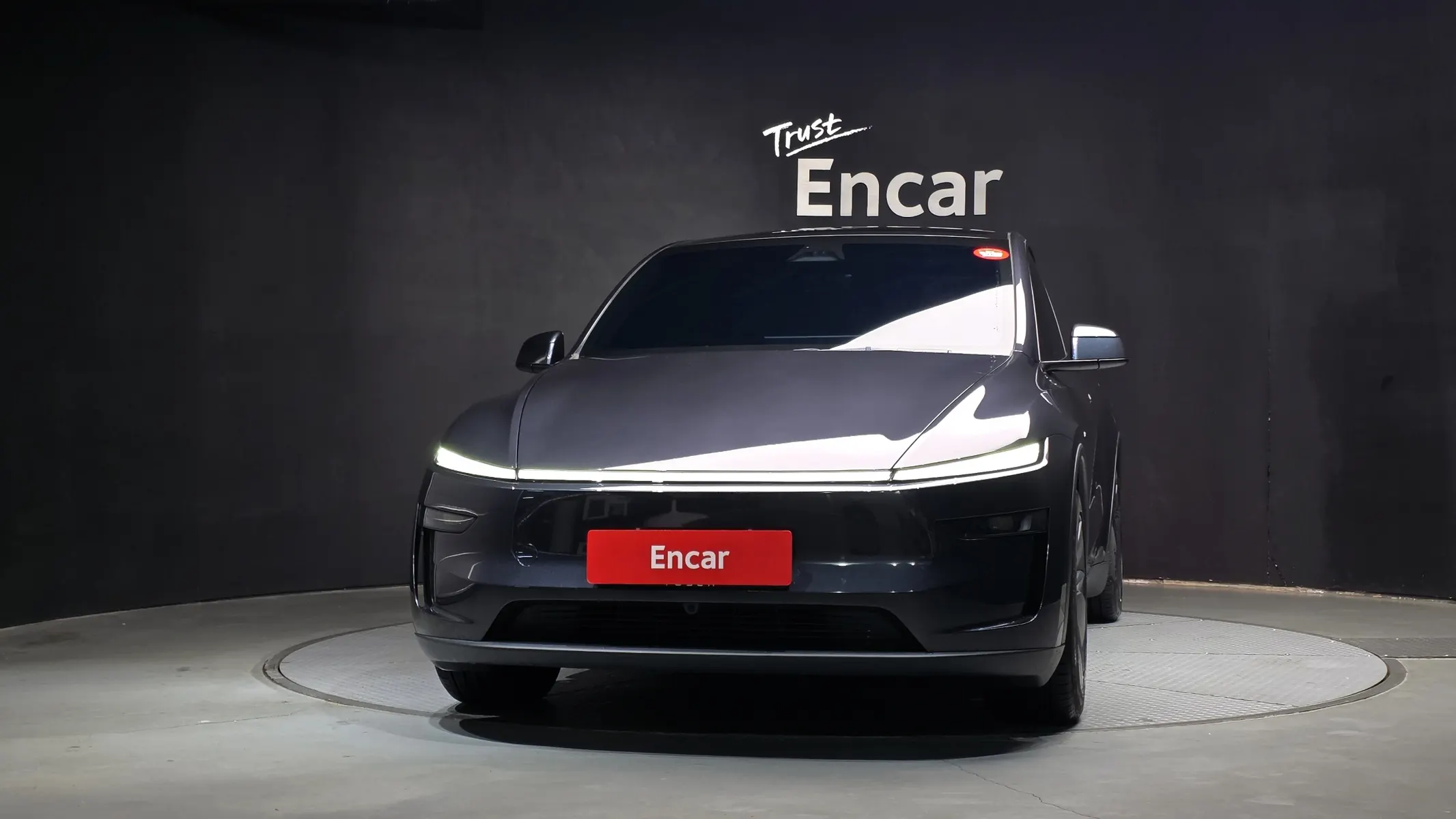 Tesla Y AWD 2026 2/5